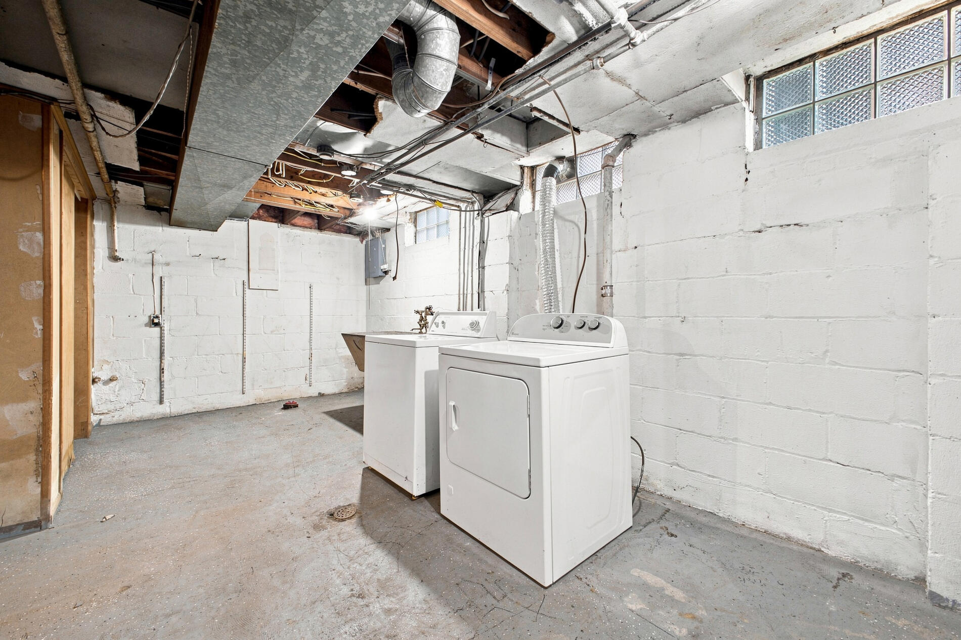 16587 La Salle Avenue Property Photo 20