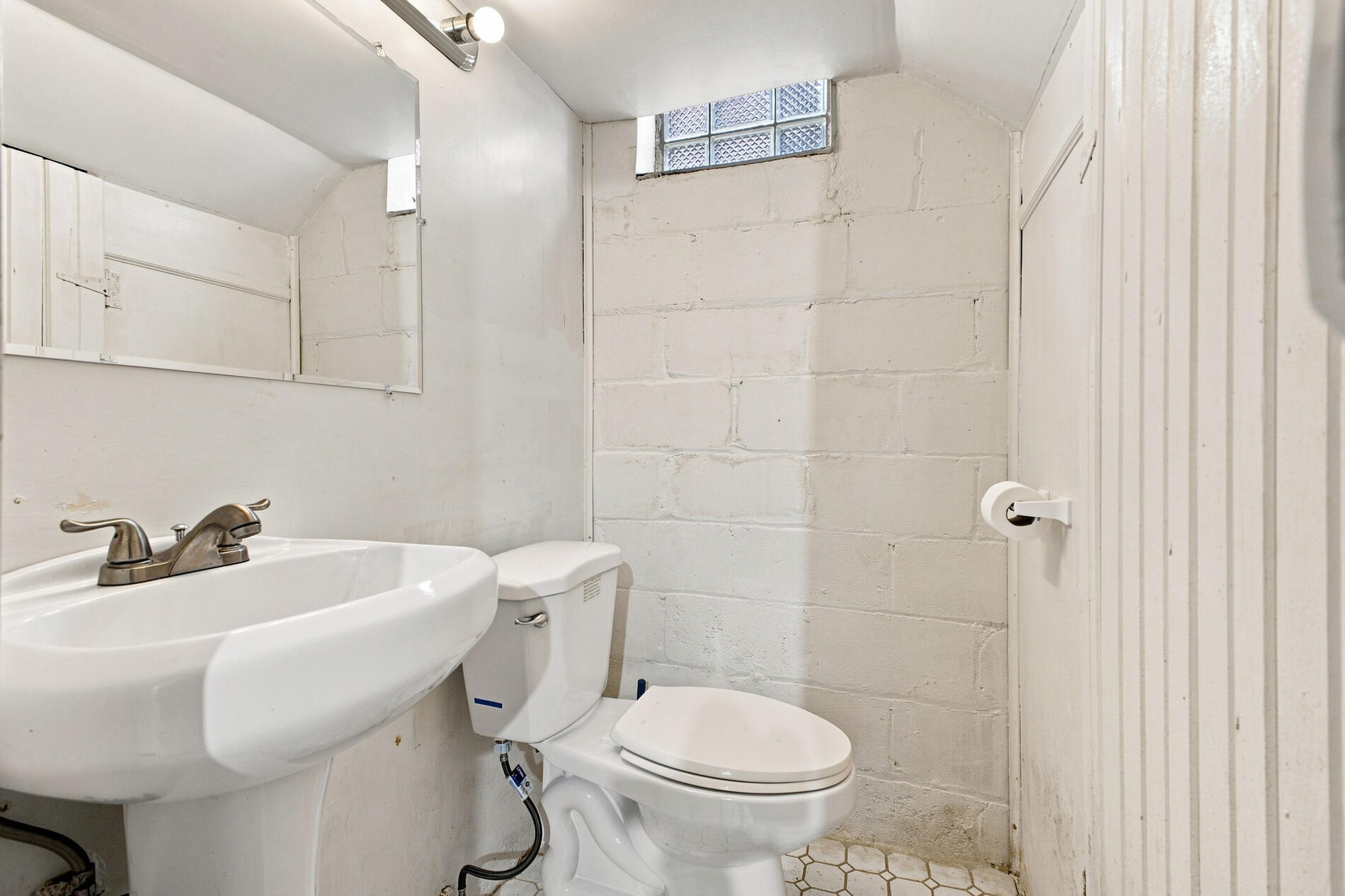 16587 La Salle Avenue Property Photo 21