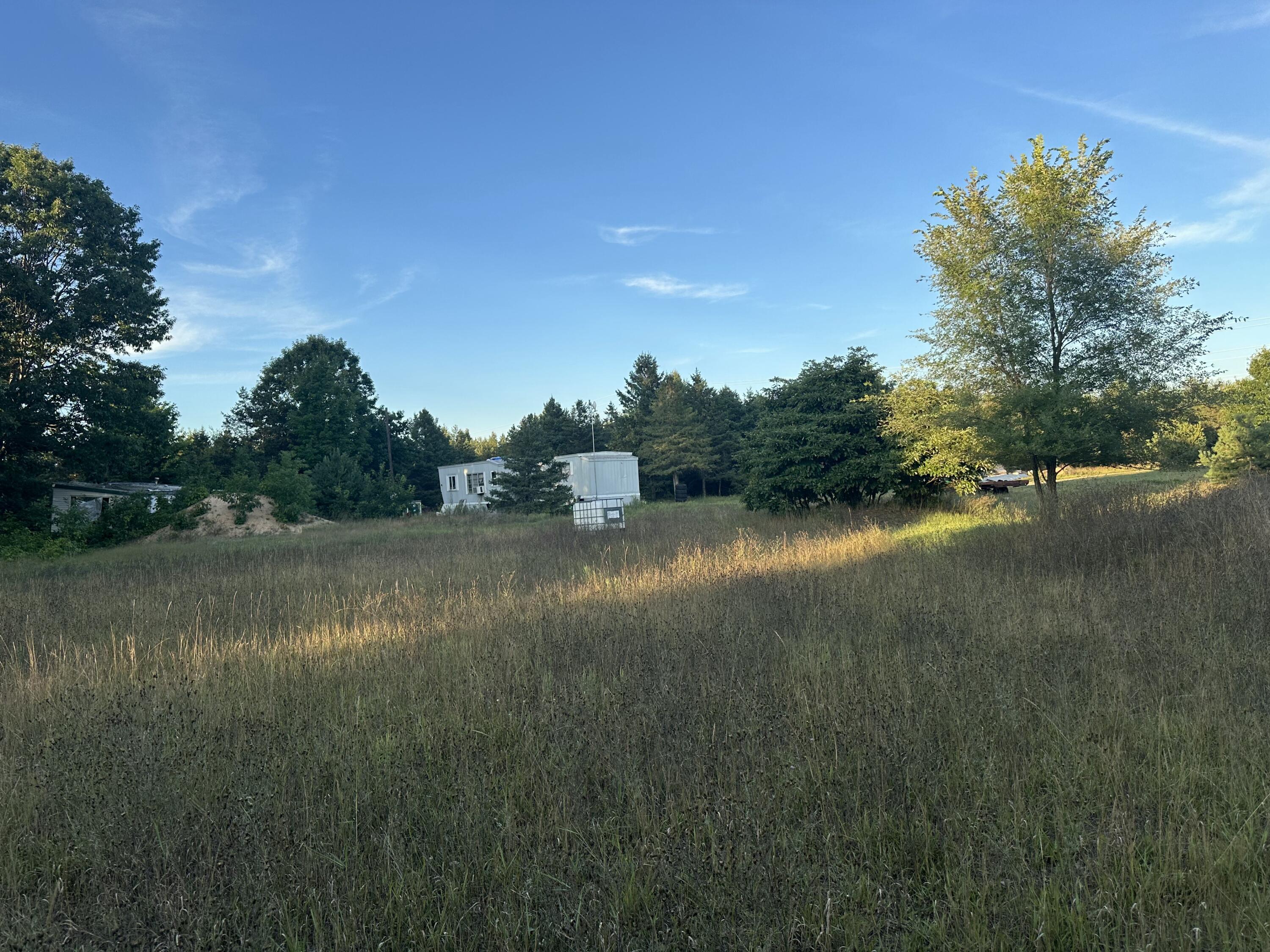 1075 E Madison Road Property Photo 3