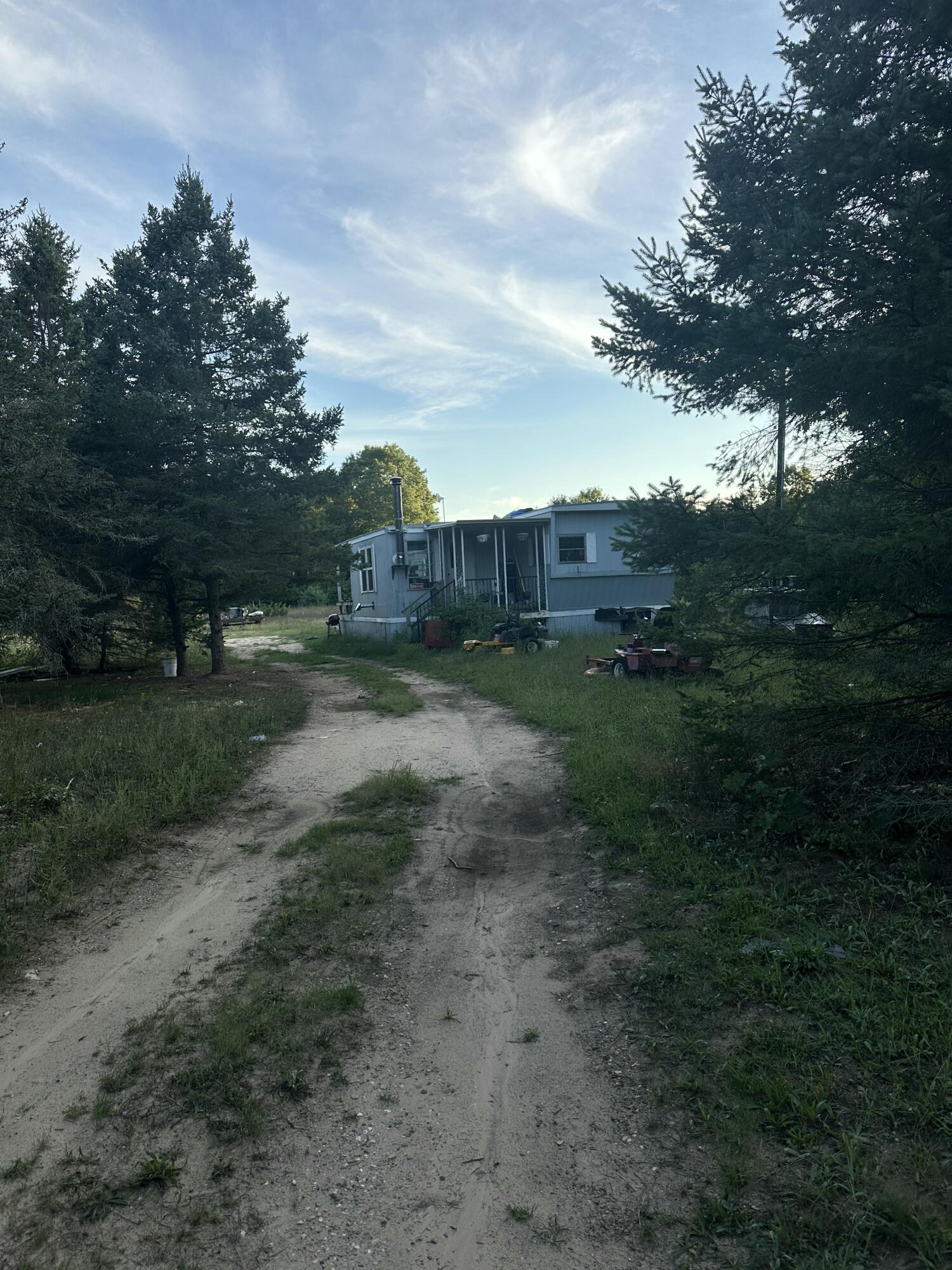 1075 E Madison Road Property Photo 4