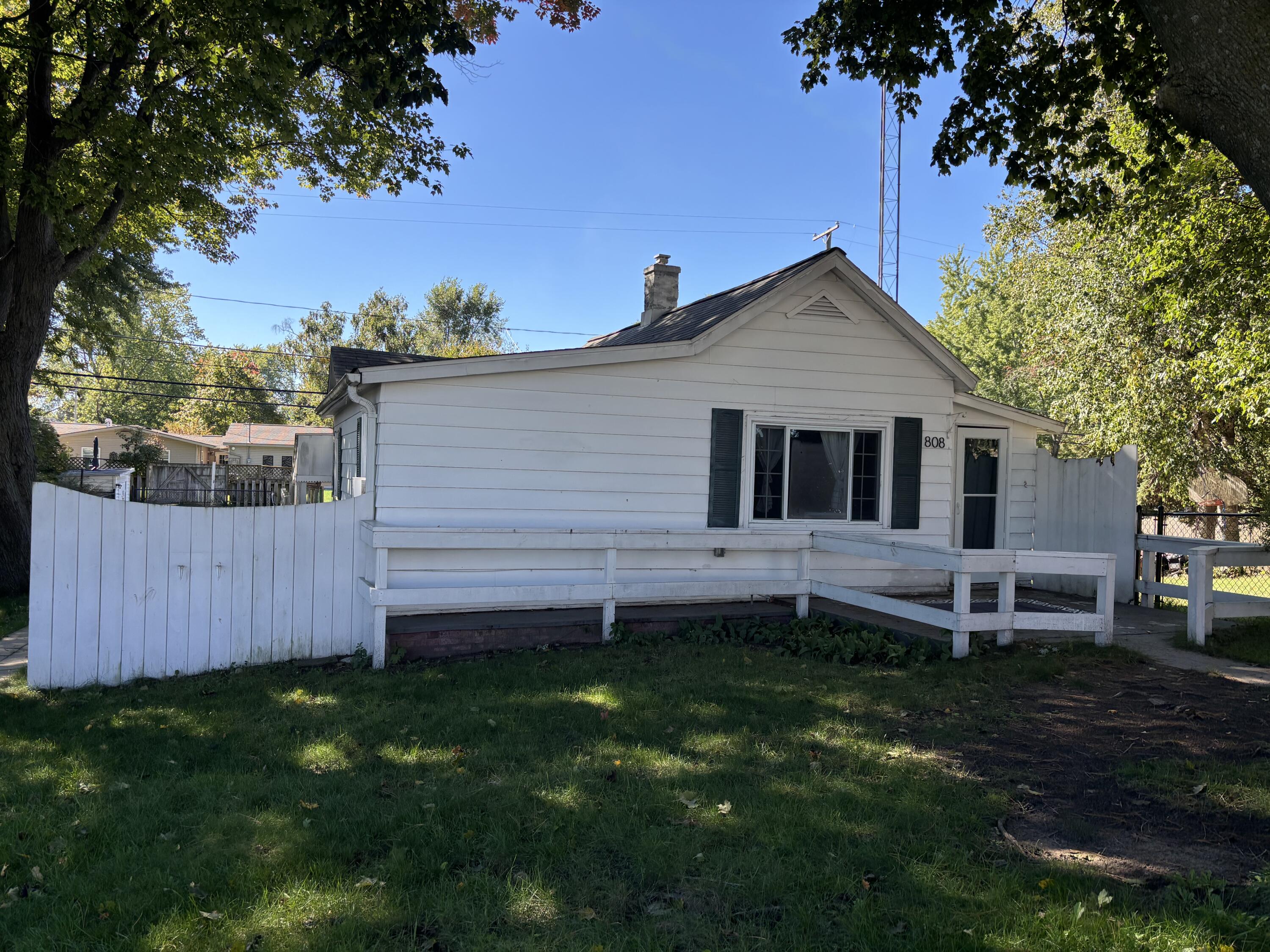808 Anderson Street Property Photo 1