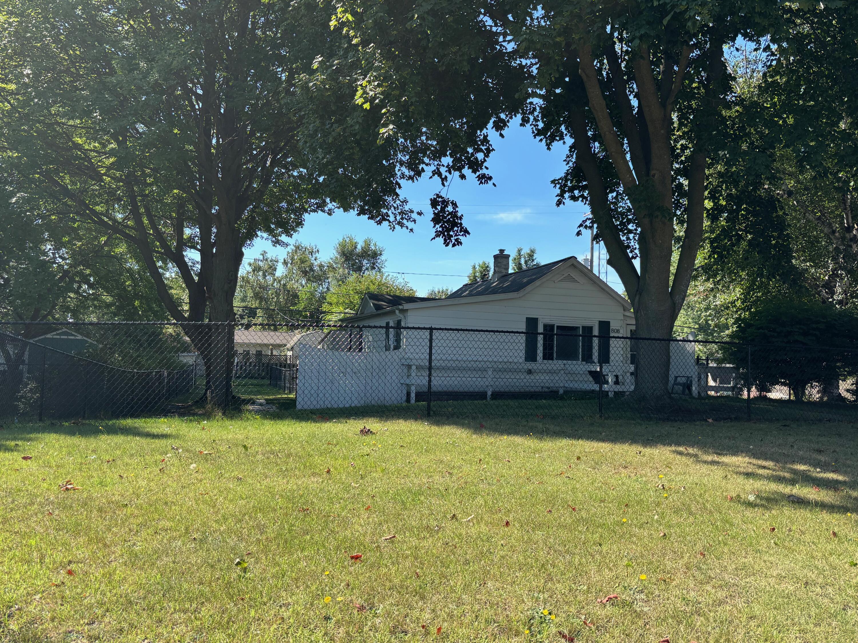 808 Anderson Street Property Photo 2