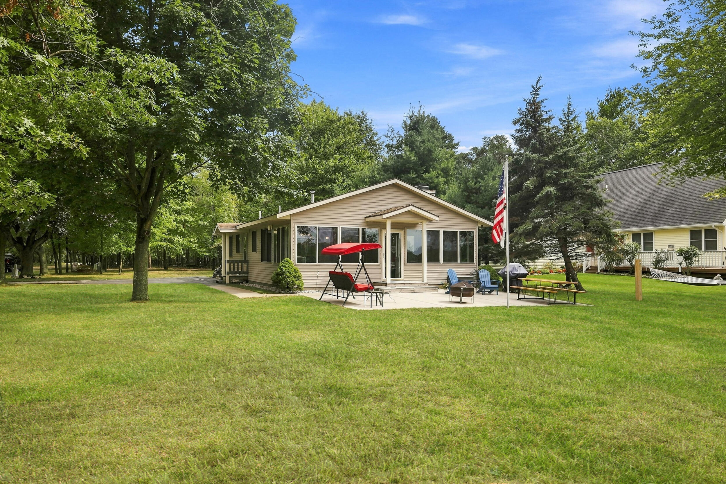 10111 Peppermill Lane Property Photo 1