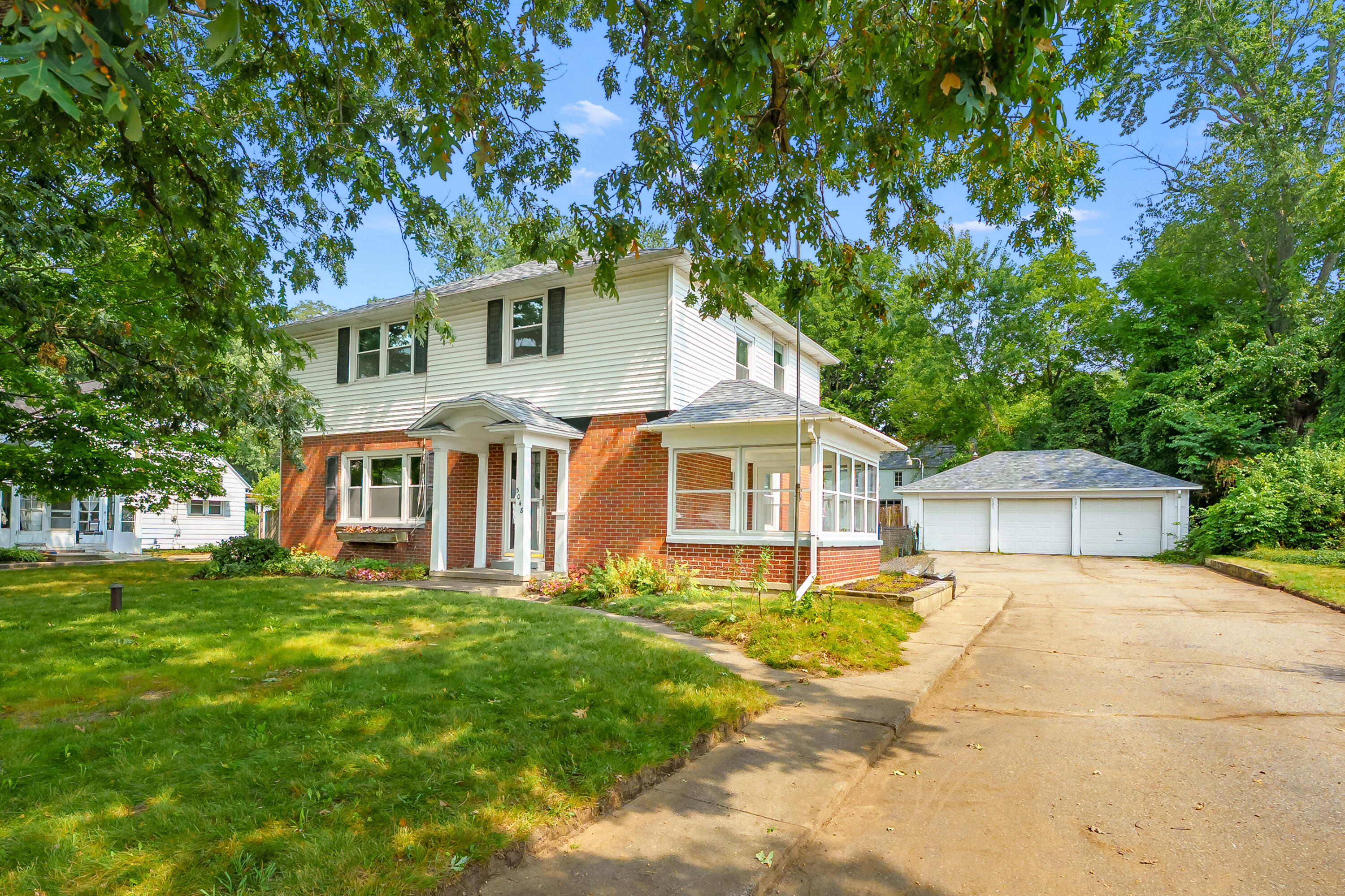 5048 Riverview Drive Property Photo 1
