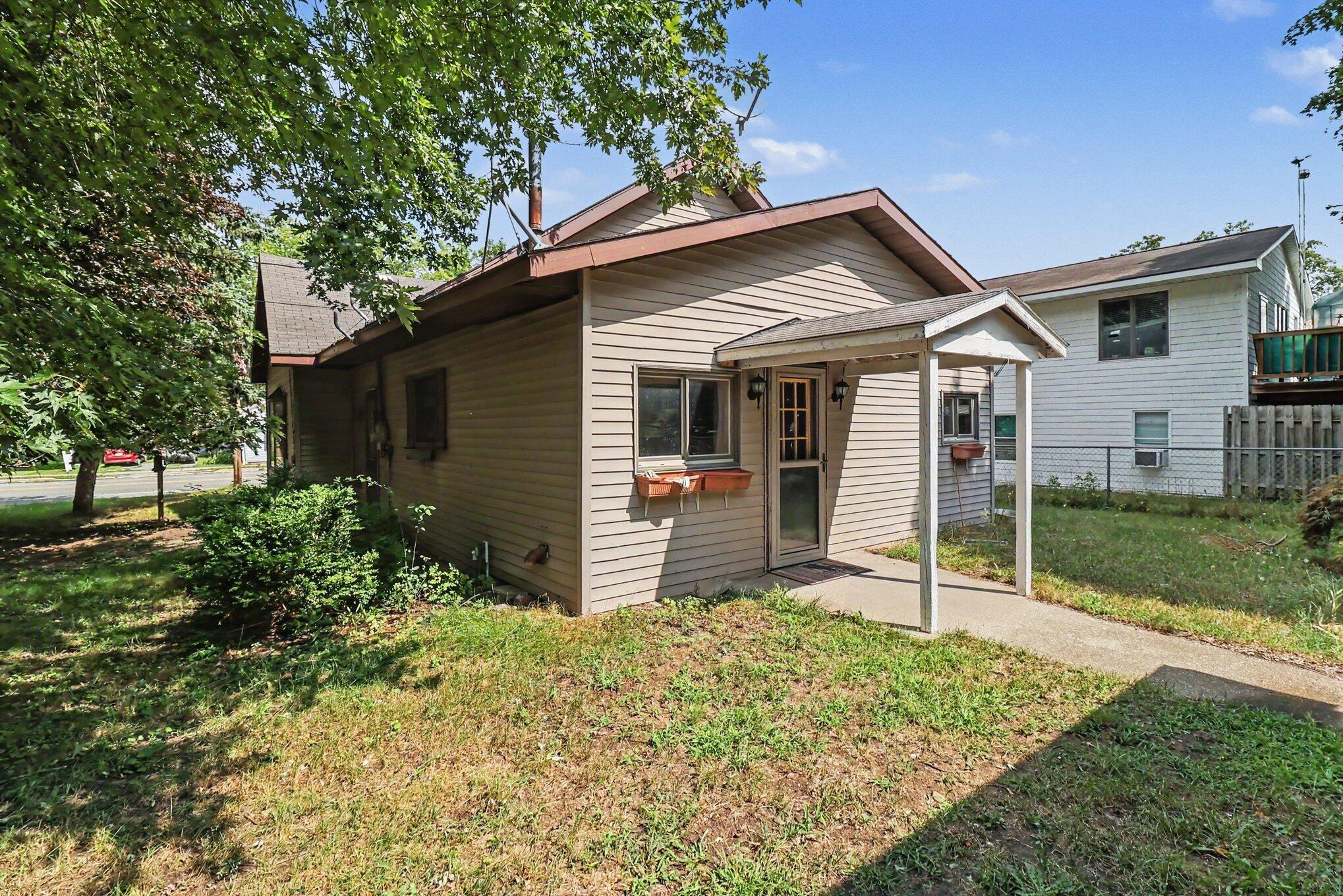 3907 E Main Street Property Photo 1