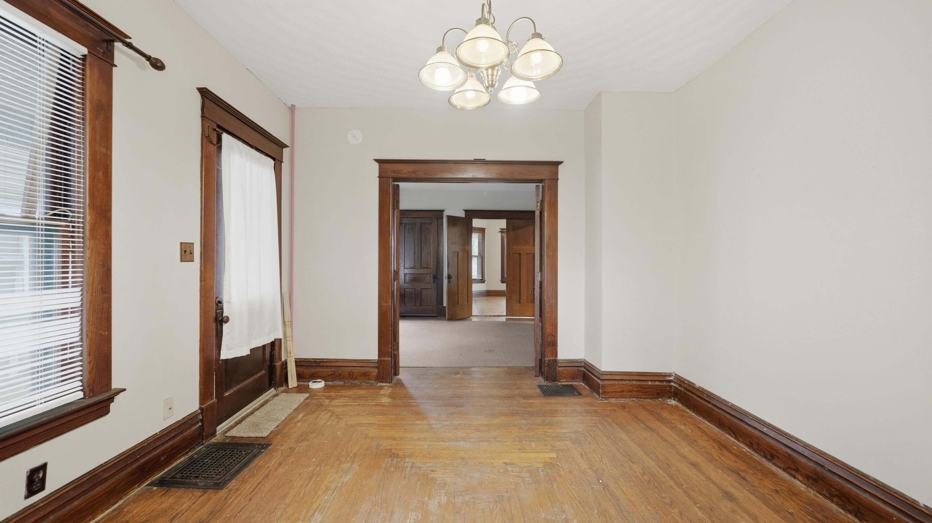712 W Walnut Street Property Photo 11