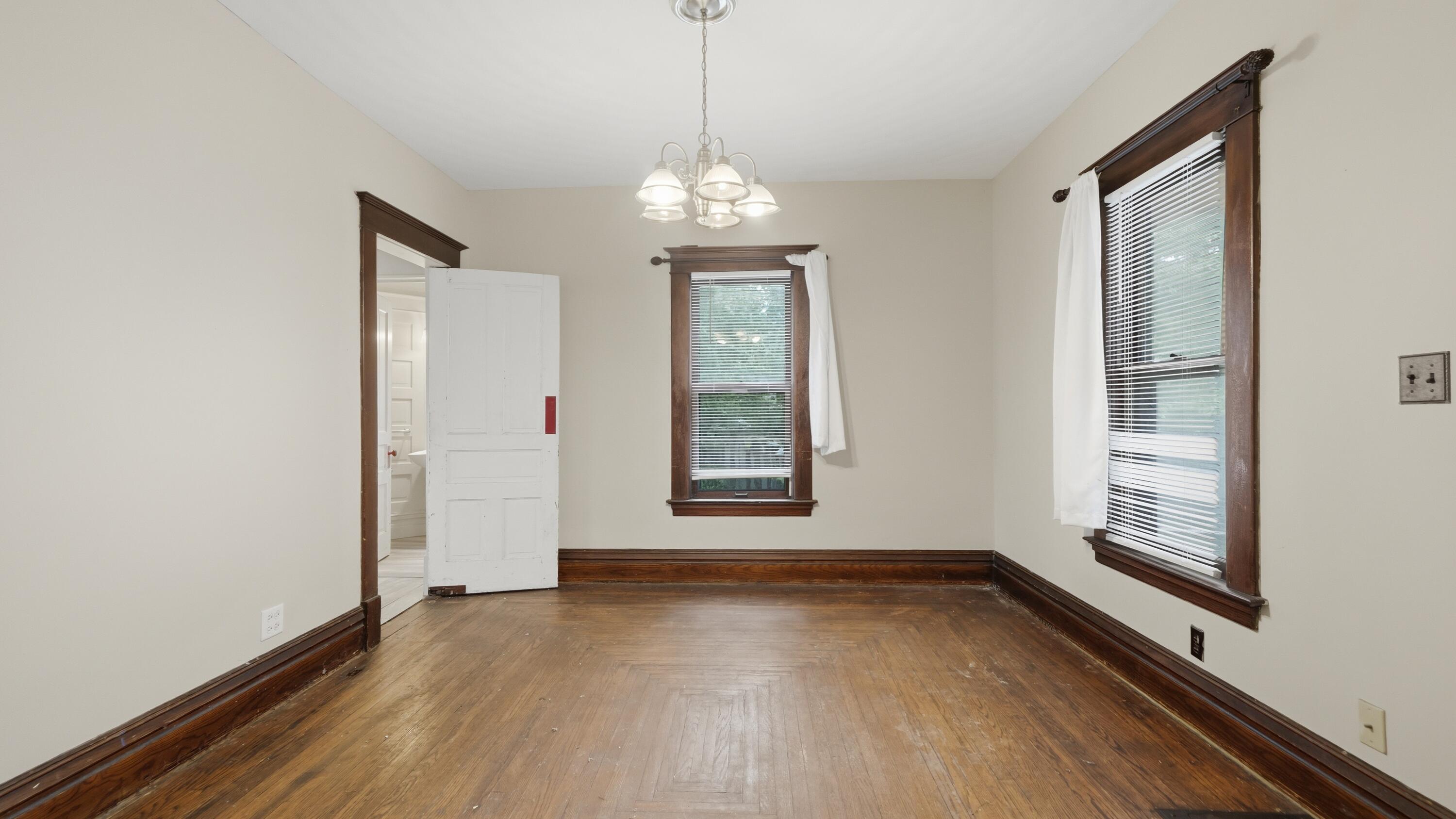 712 W Walnut Street Property Photo 12