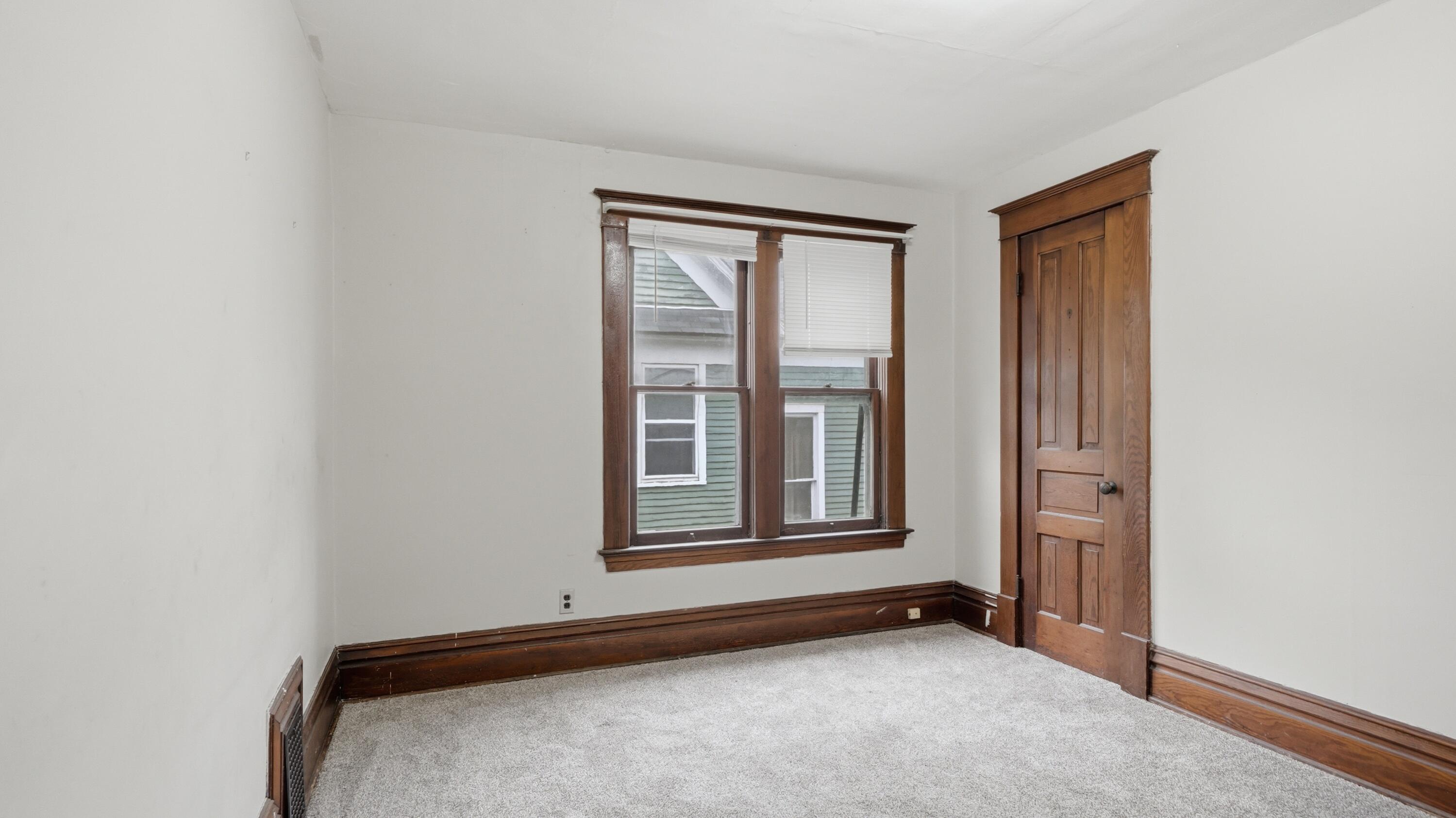 712 W Walnut Street Property Photo 19