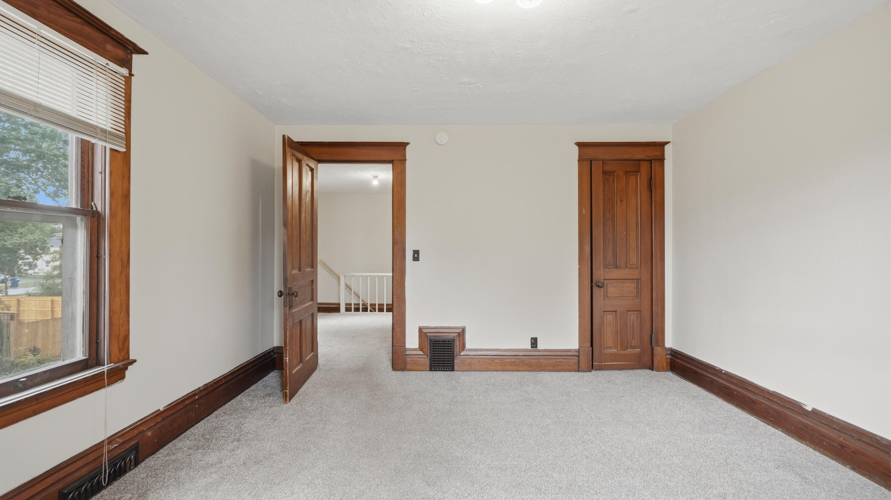 712 W Walnut Street Property Photo 20