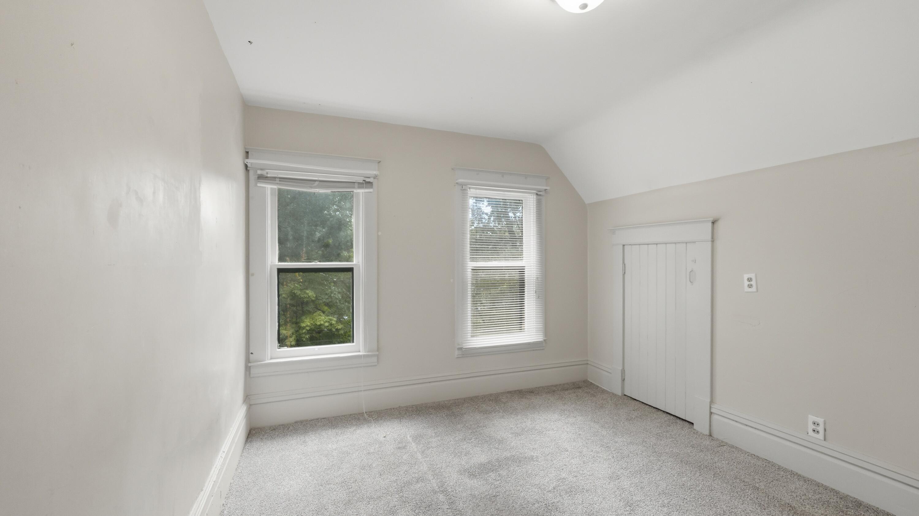 712 W Walnut Street Property Photo 21