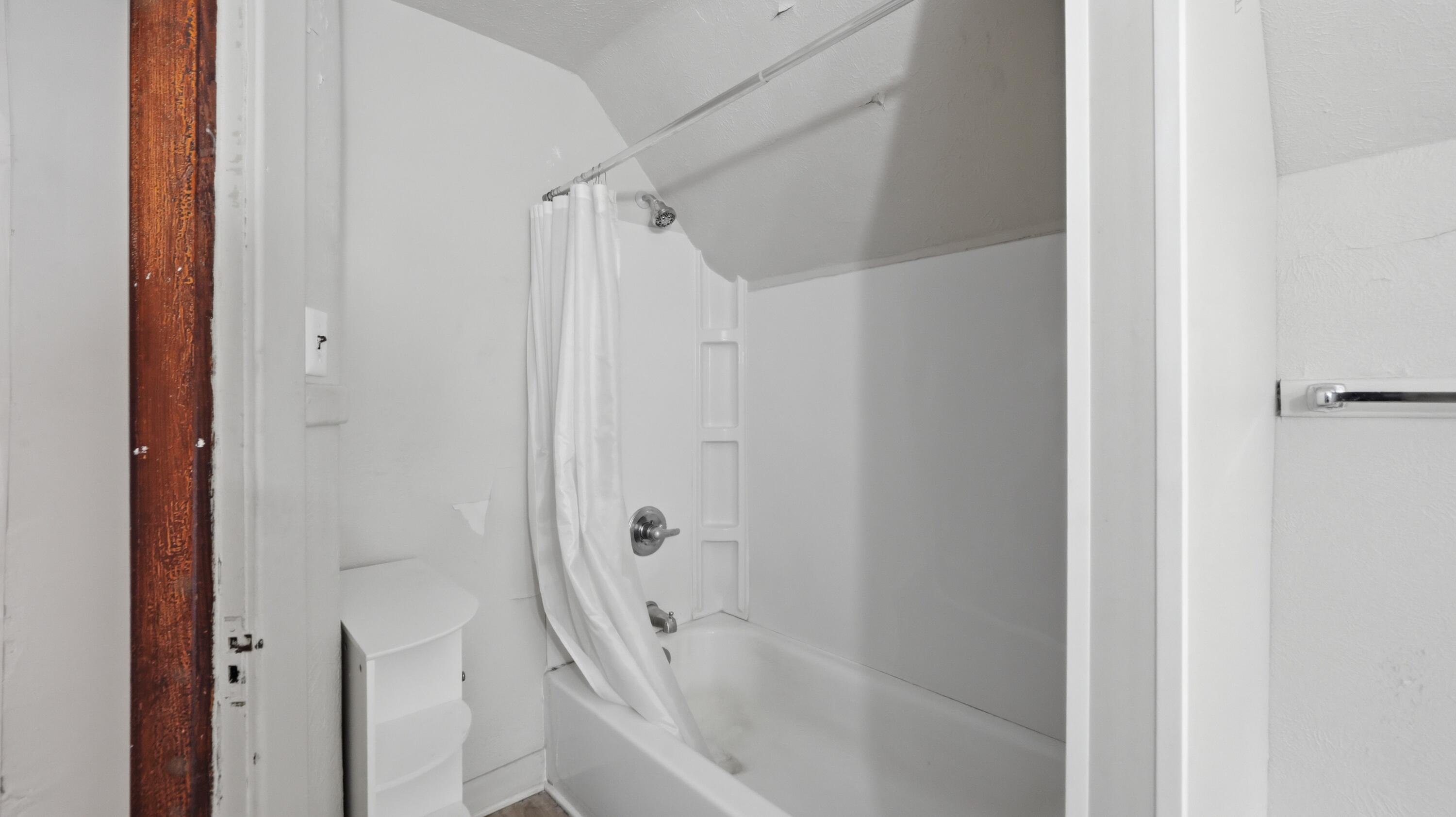 712 W Walnut Street Property Photo 23