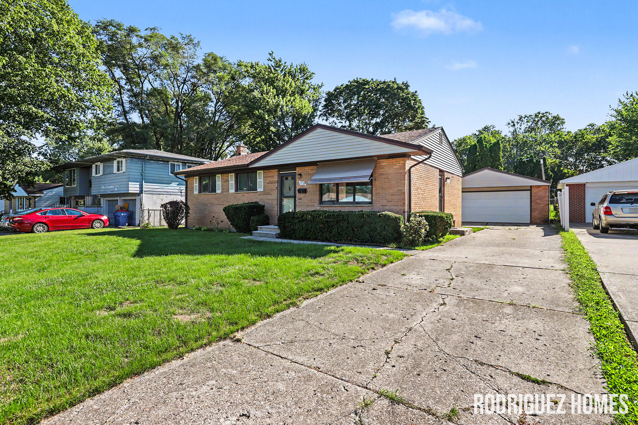 1732 Benjamin Avenue Ne Property Photo 1