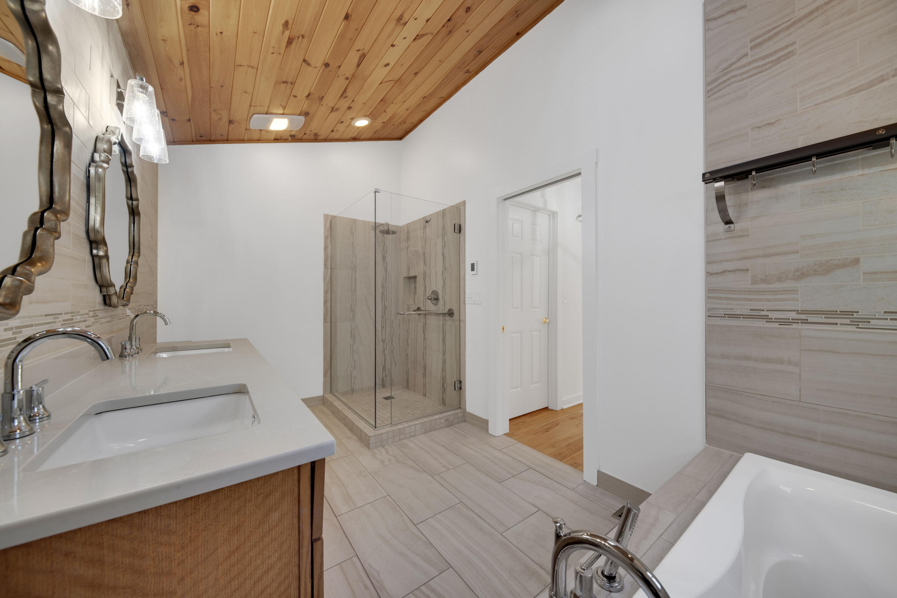 204 Talahi Trail Property Photo 11