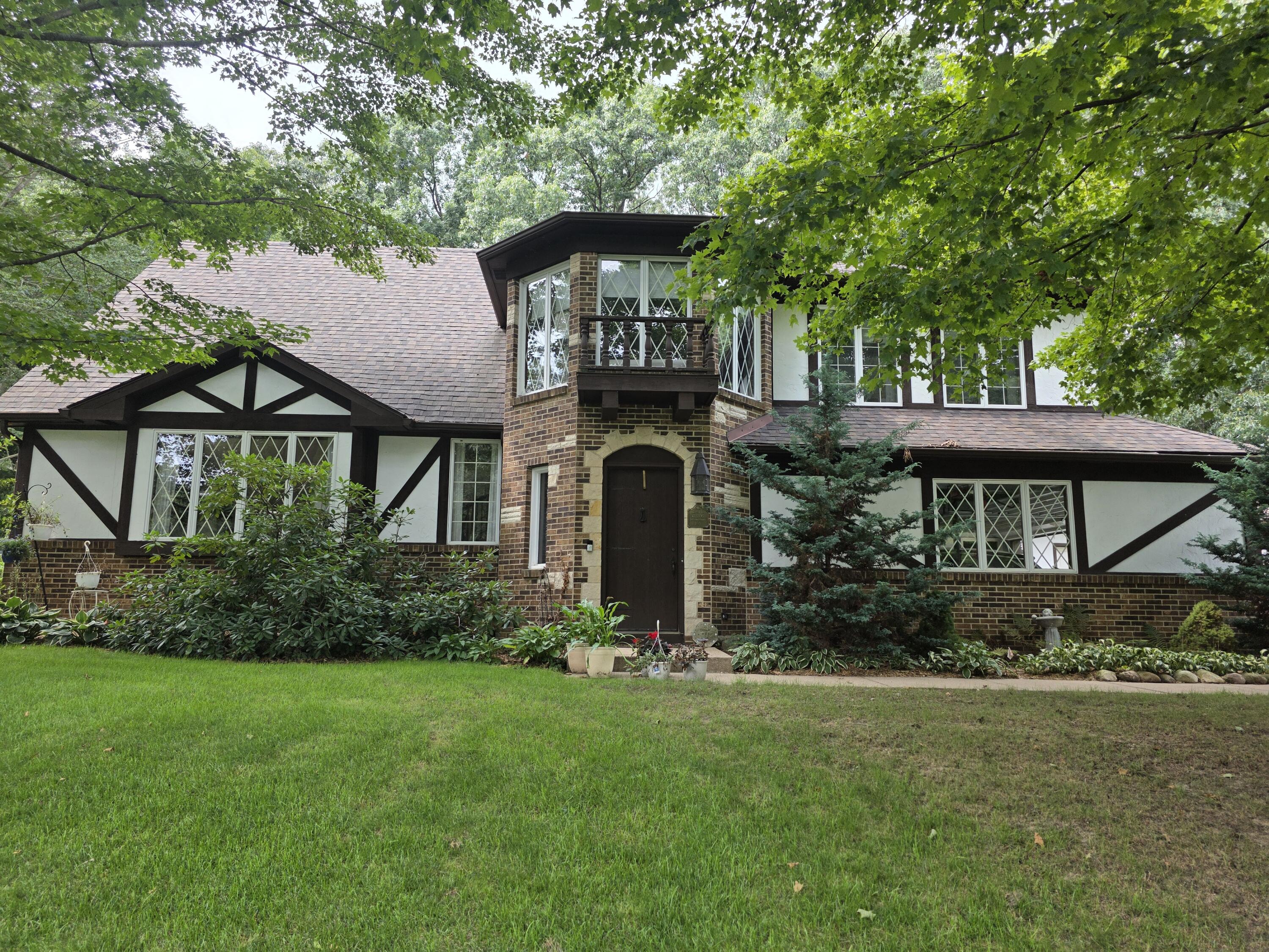 5163 Burning Tree Road Property Photo 1