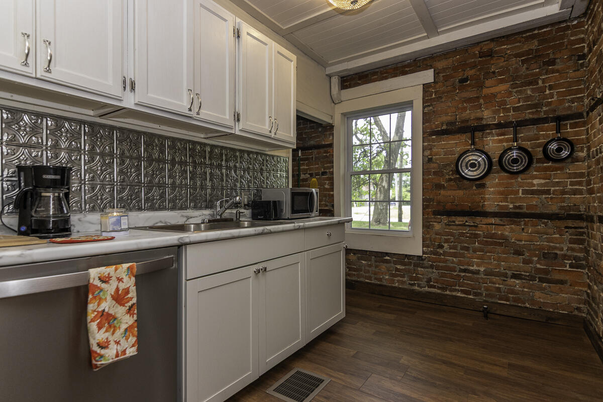 514 Kalamazoo Street Property Photo 8