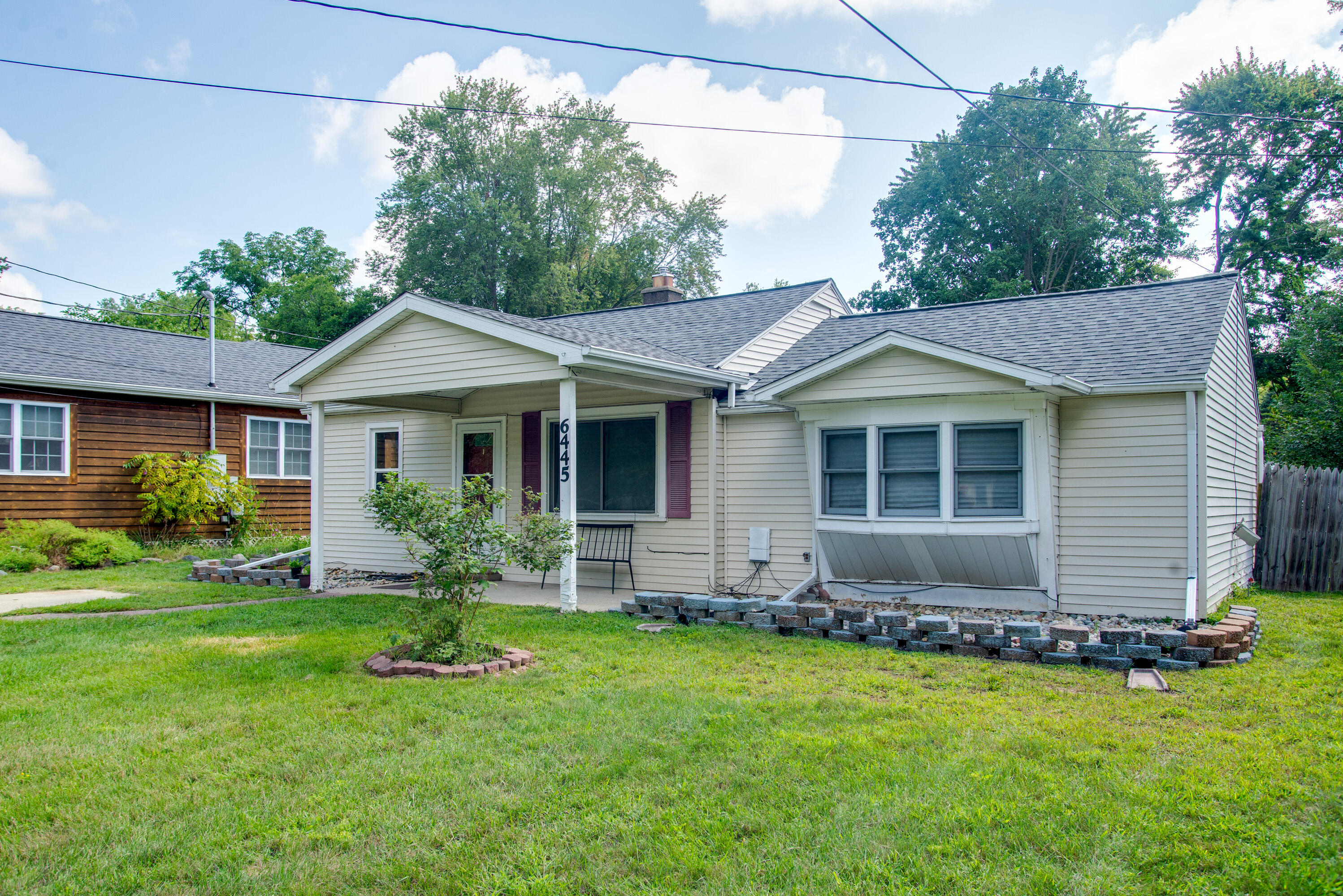 6445 Sommerset Road Property Photo 1