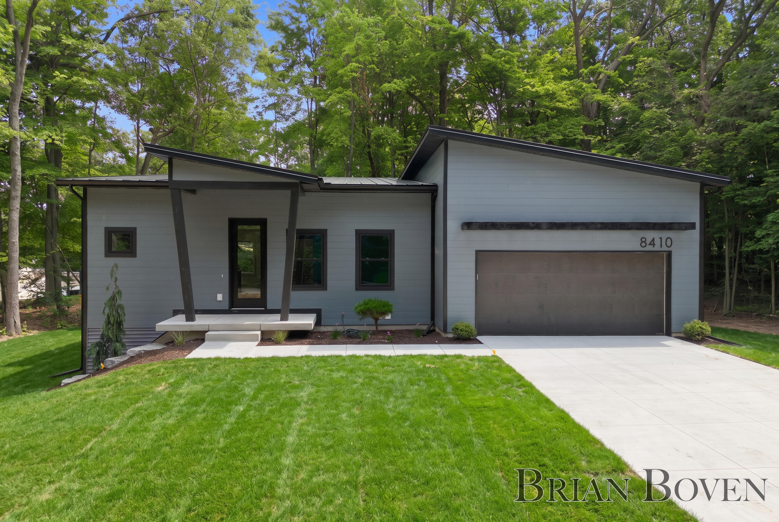 8410 Brower Avenue Ne Property Photo 1