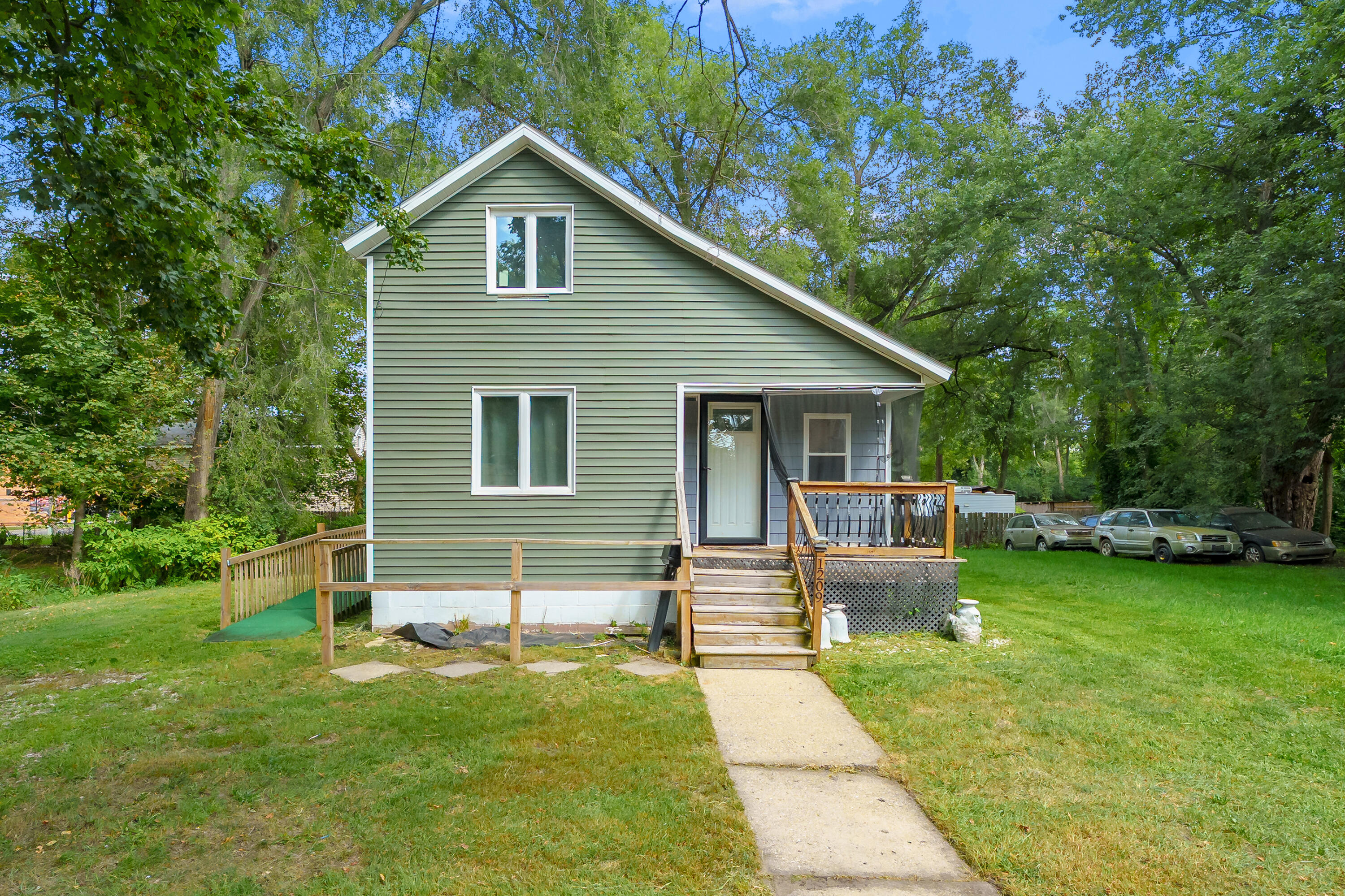 1209 John Street Property Photo 1