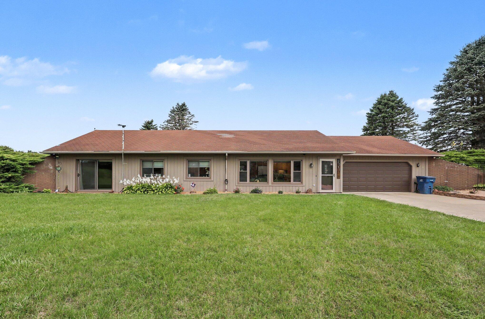 2541 Struthers Road Property Photo 1