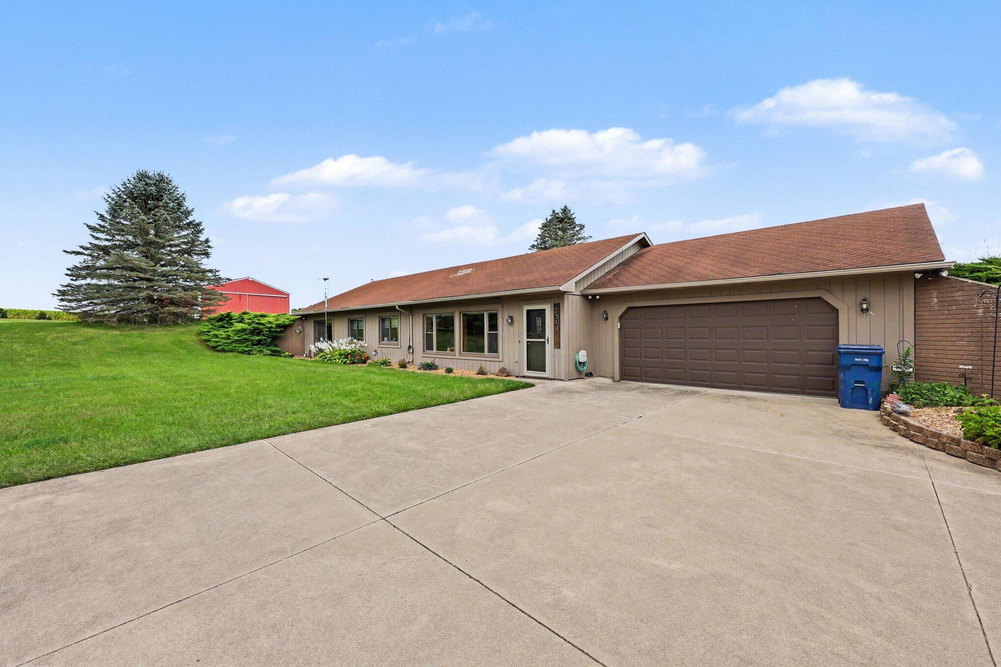2541 Struthers Road Property Photo 2