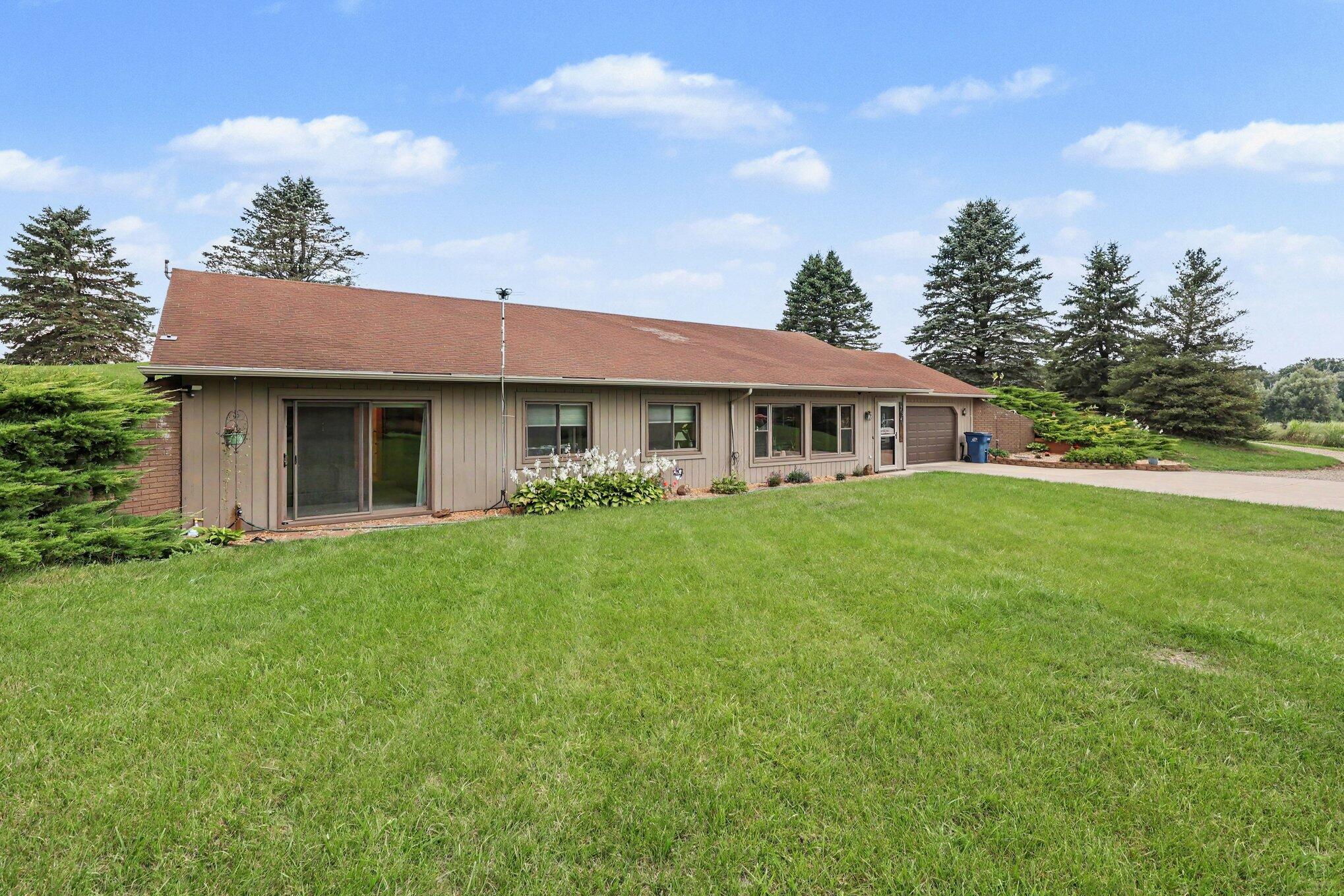 2541 Struthers Road Property Photo 3