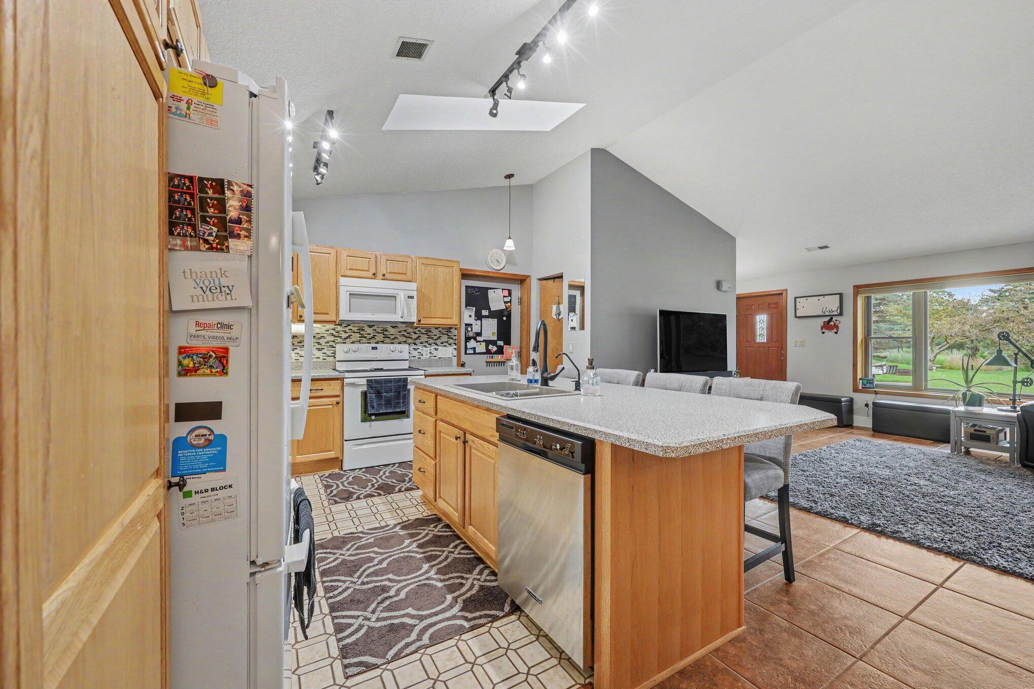 2541 Struthers Road Property Photo 7