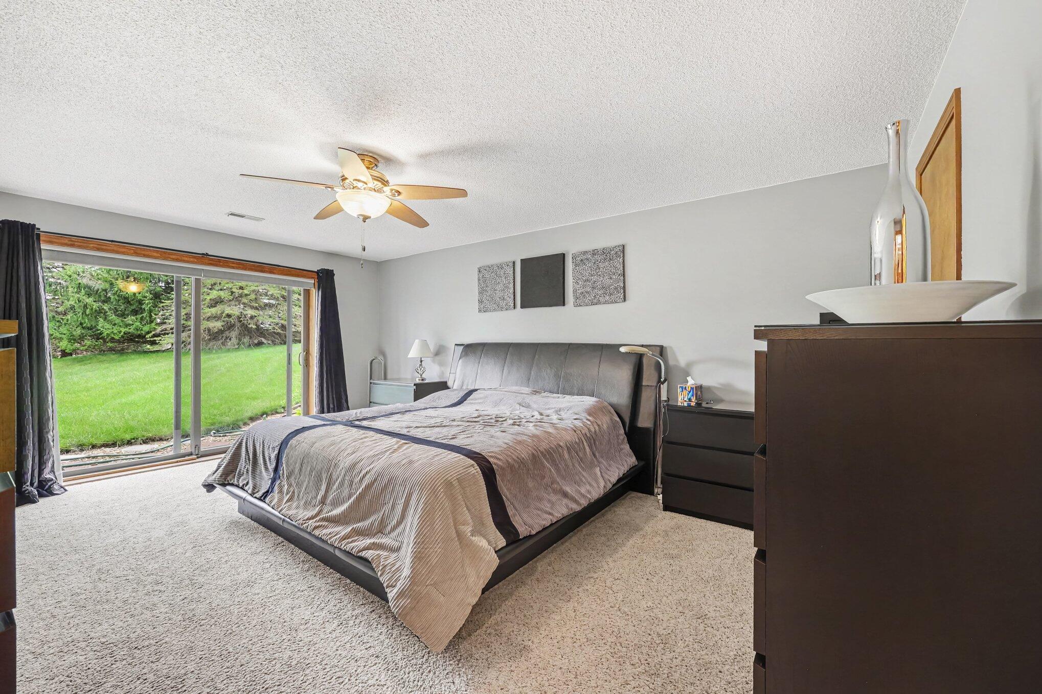 2541 Struthers Road Property Photo 10