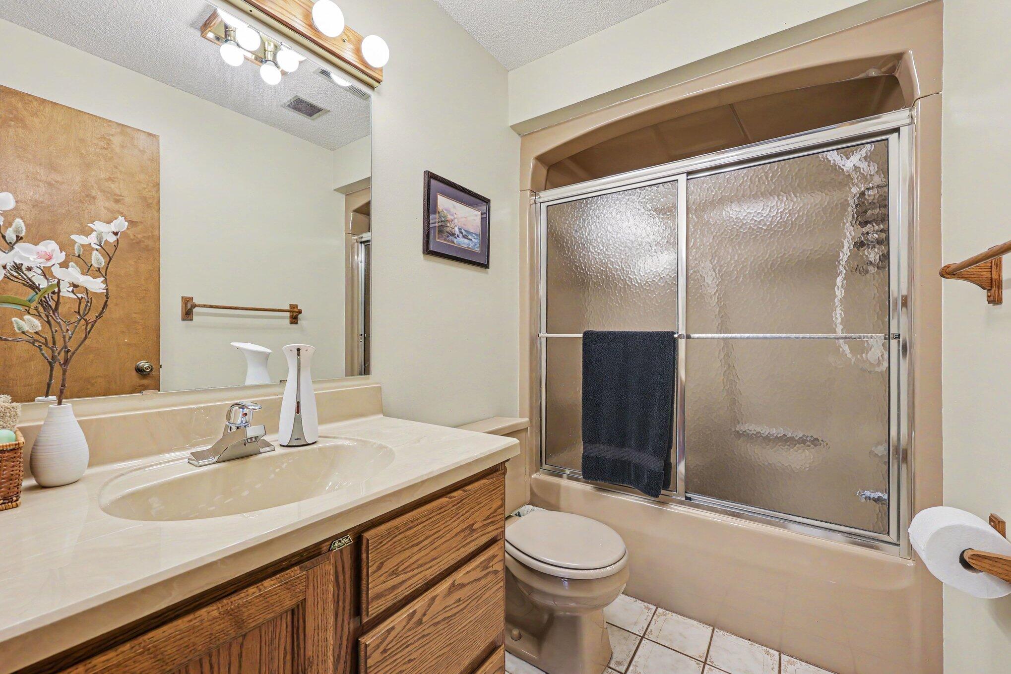 2541 Struthers Road Property Photo 15
