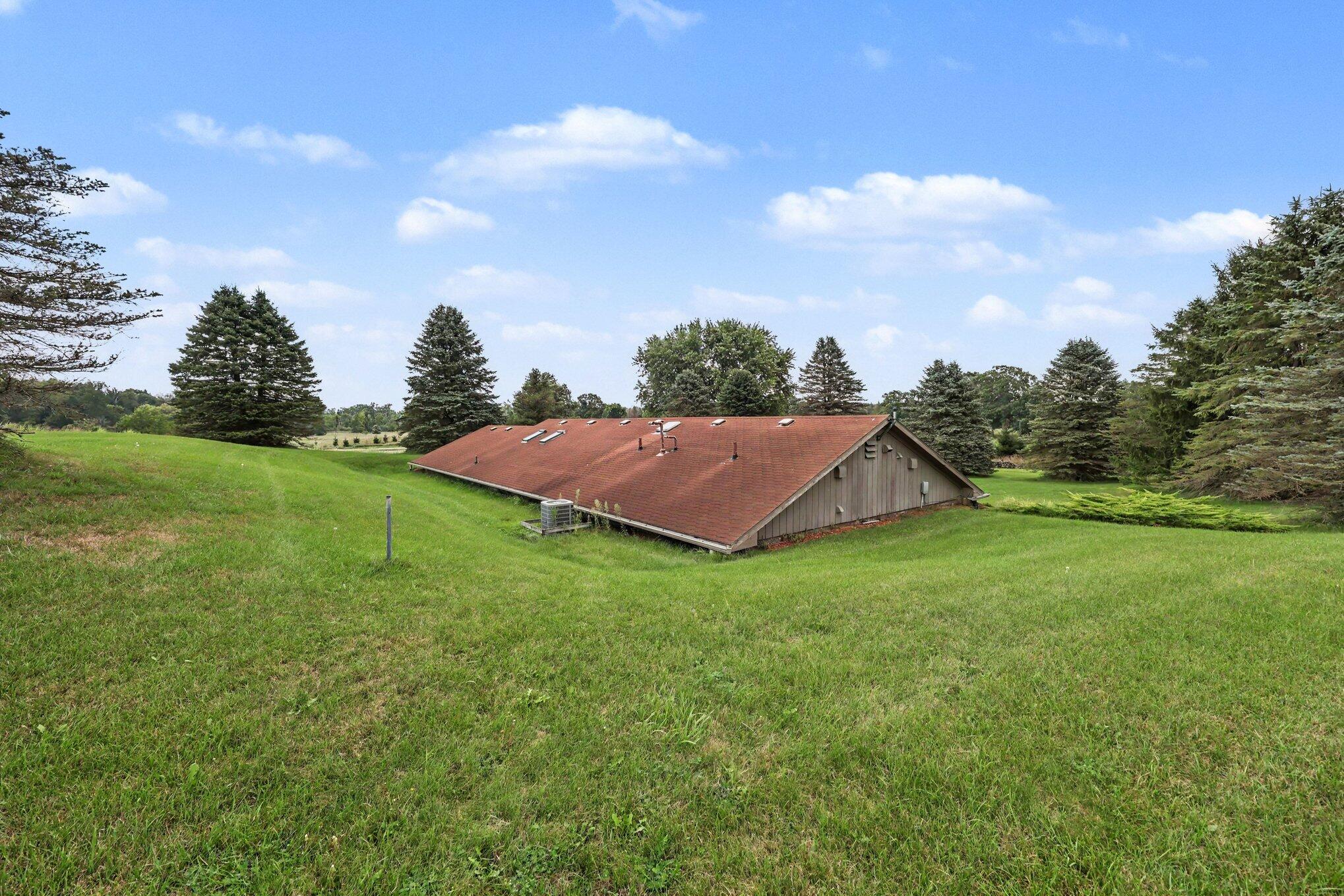 2541 Struthers Road Property Photo 20