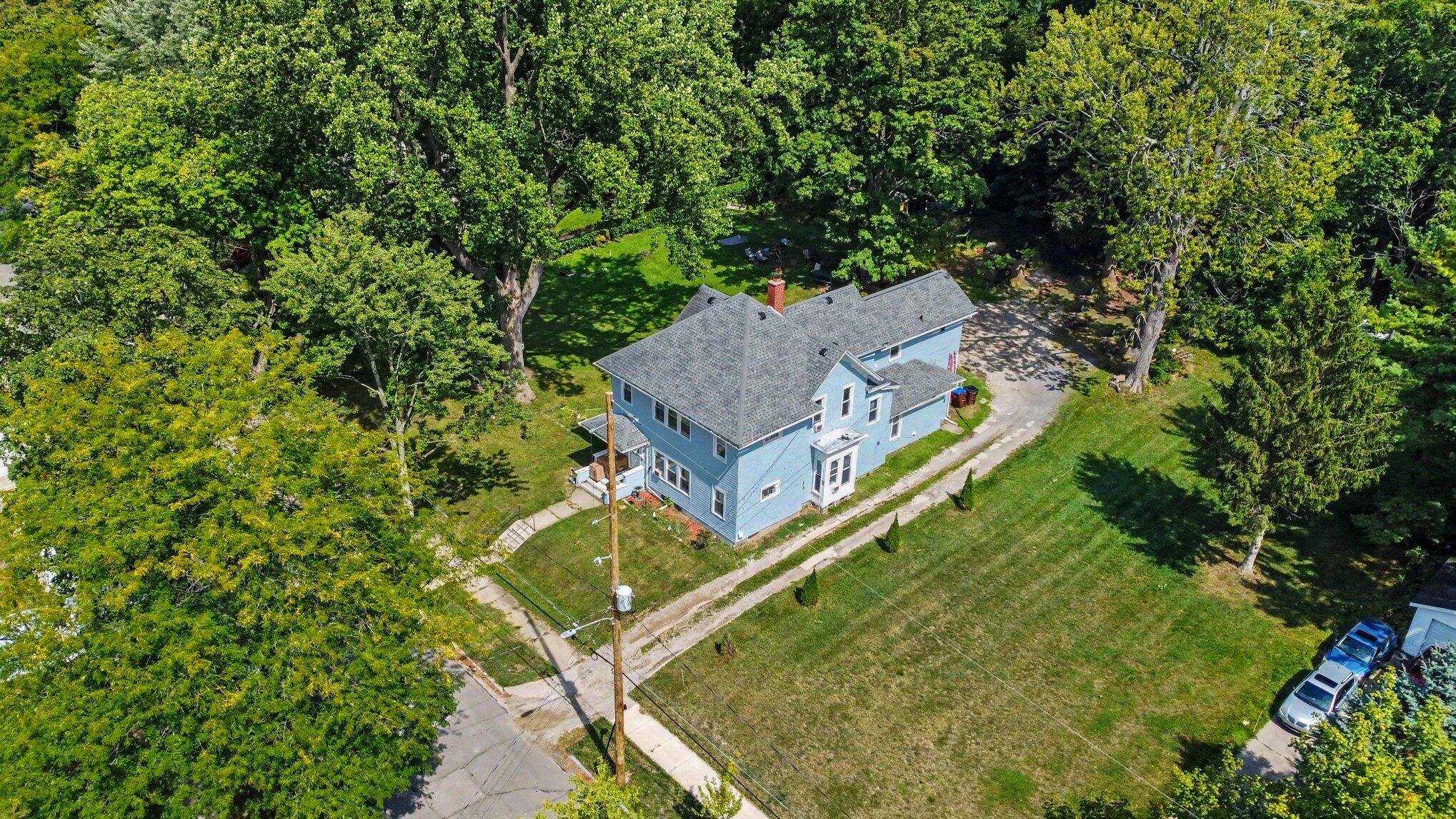 939 Maple Avenue Property Photo 1