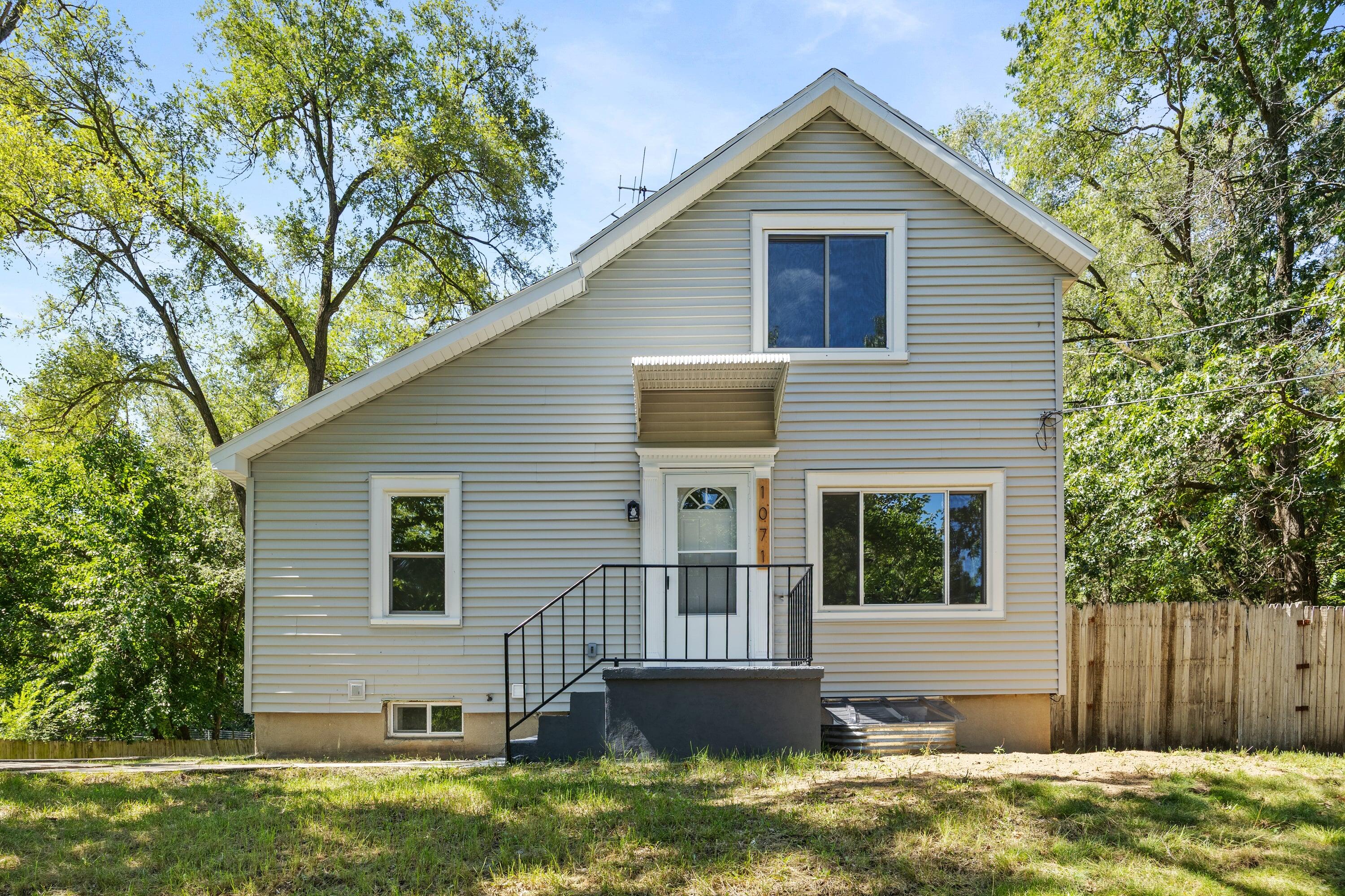 1071 Bristol Avenue Nw Property Photo 1
