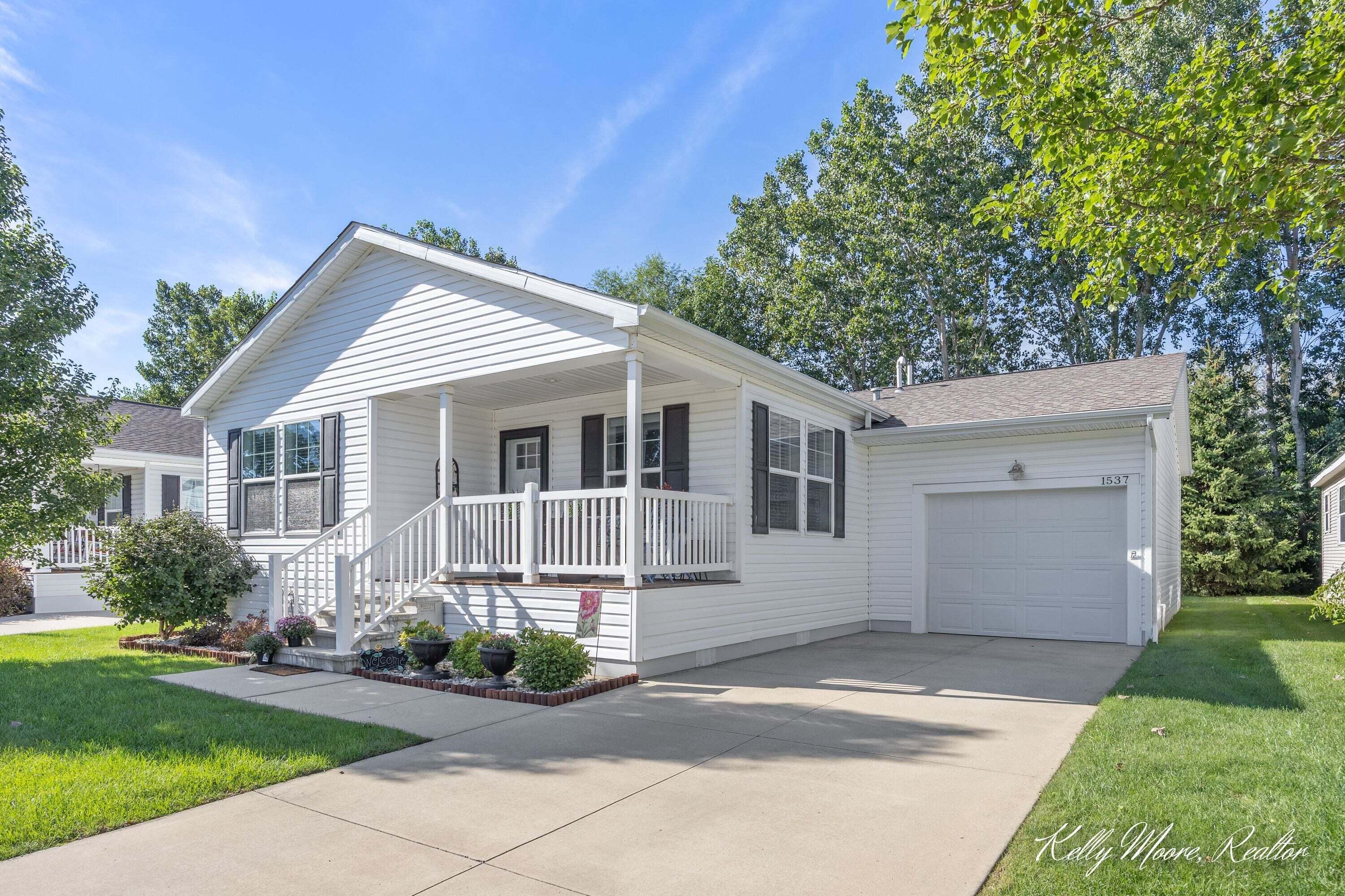 1537 N Teal Waters Drive Property Photo 1
