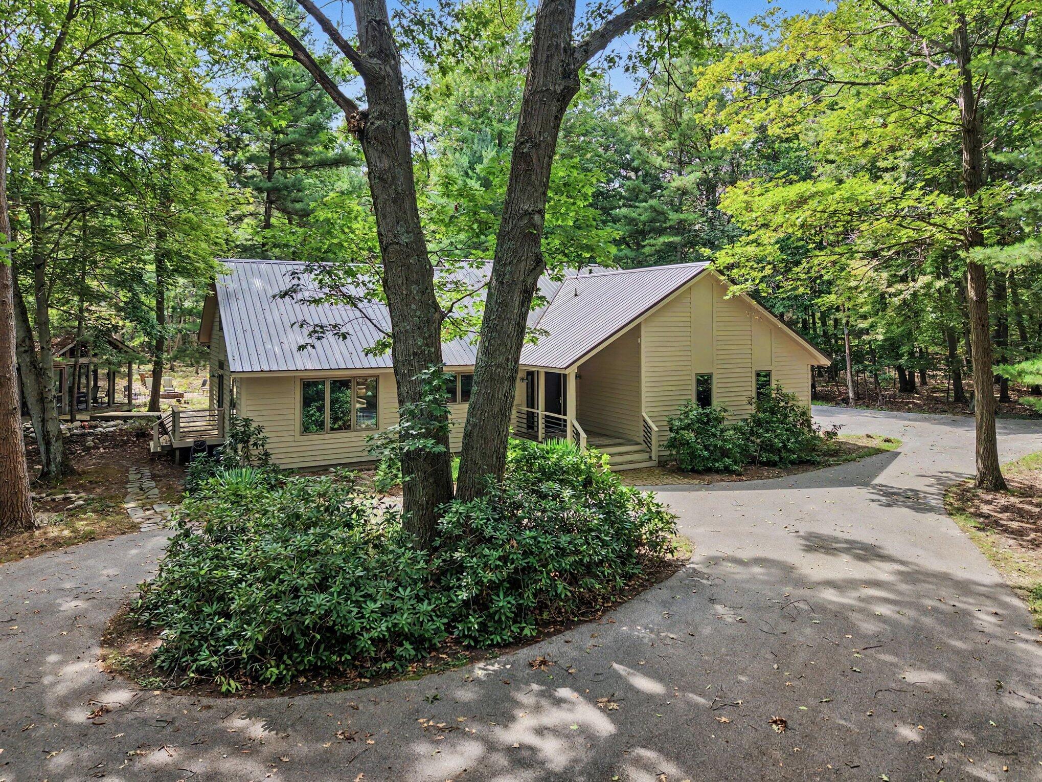 1439 W Sternberg Road Property Photo 1