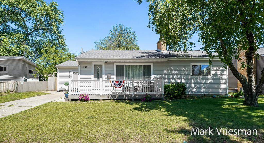 3125 Coolidge Road Property Photo 1