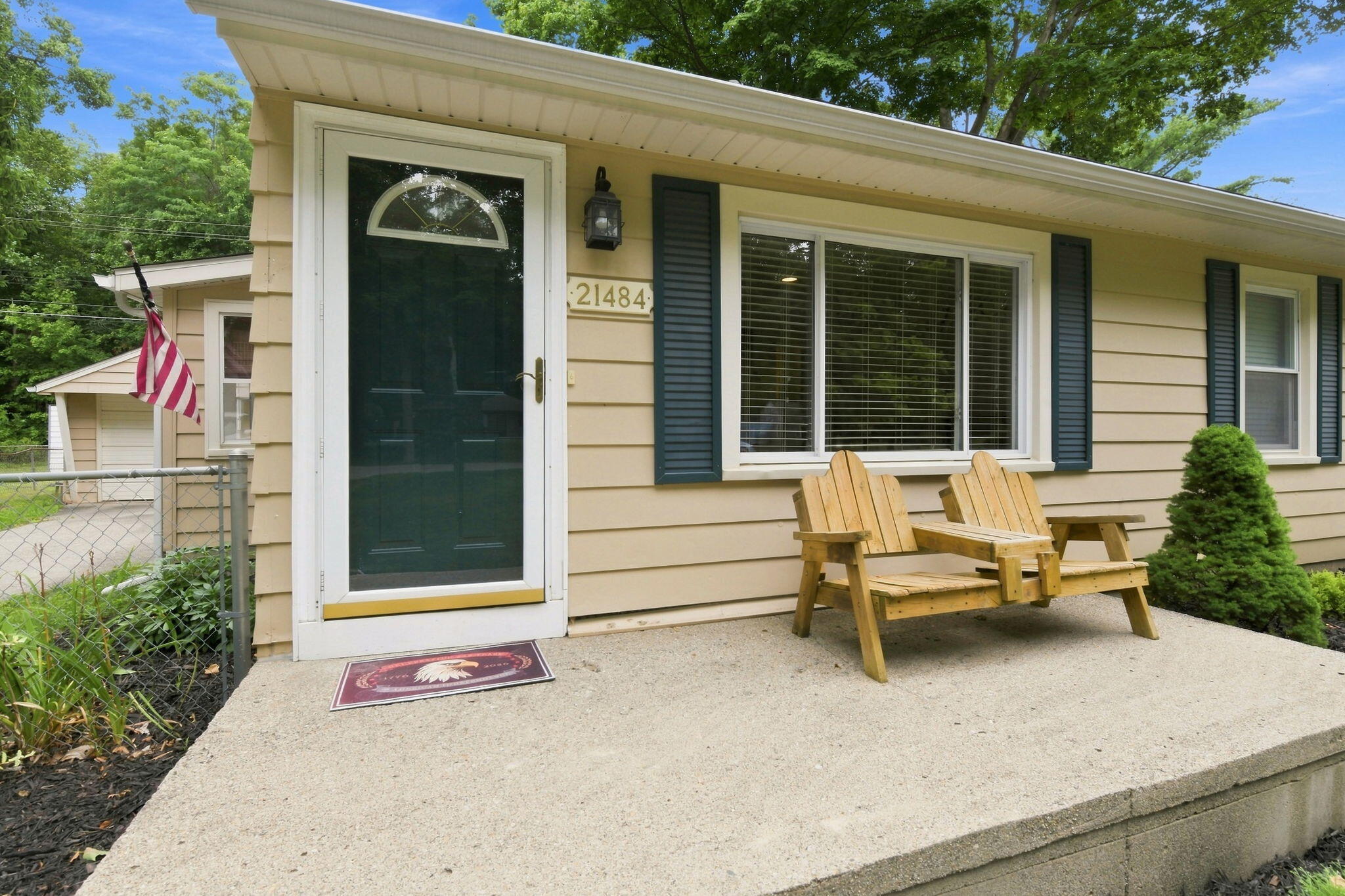 21484 Power Road Property Photo 3