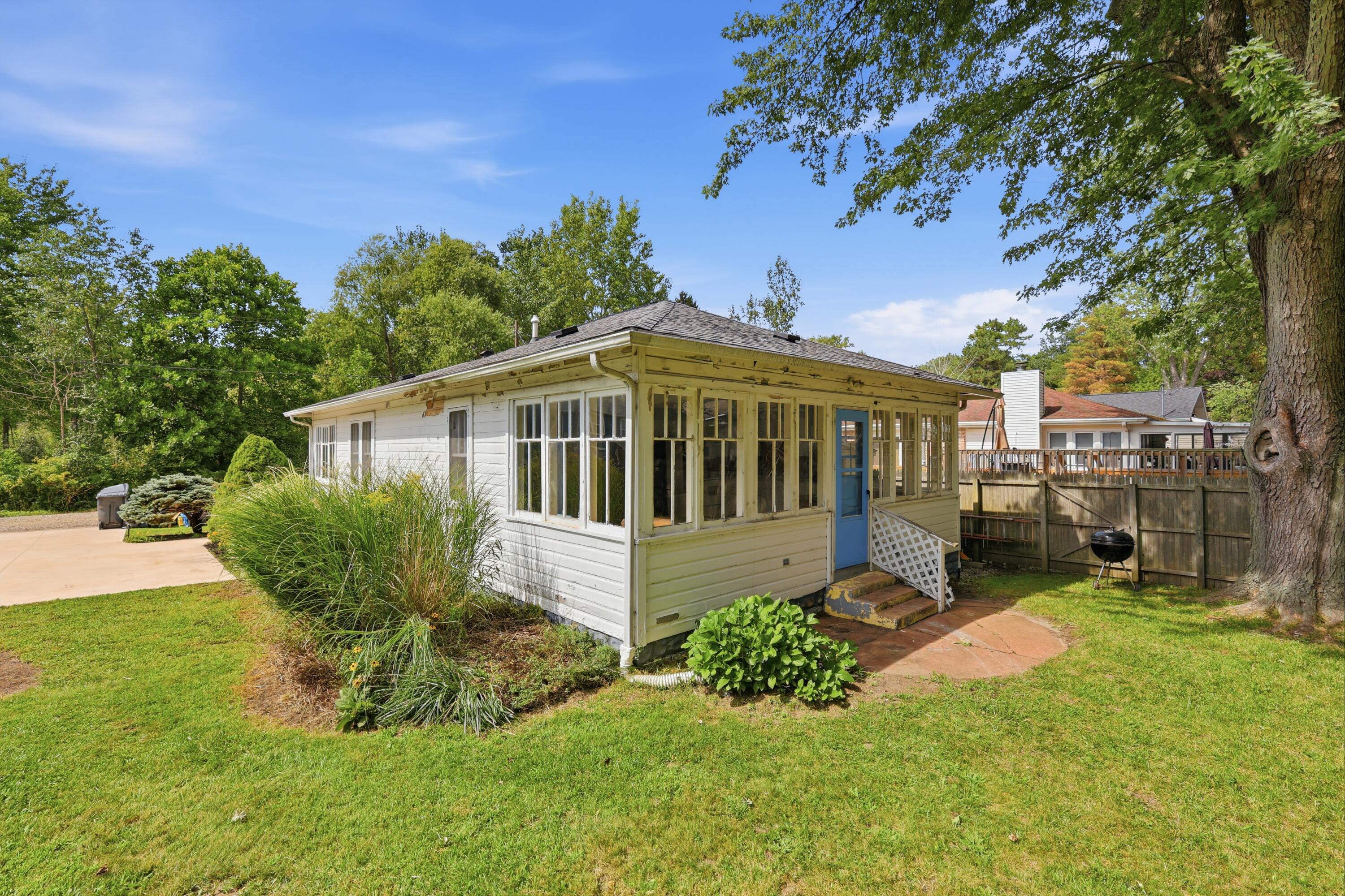 83 Pershing Avenue Property Photo 1