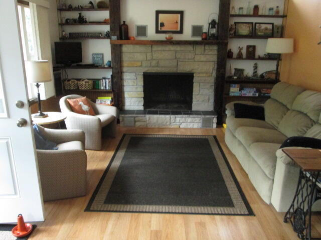 8453 N Perry Avenue Property Photo 2