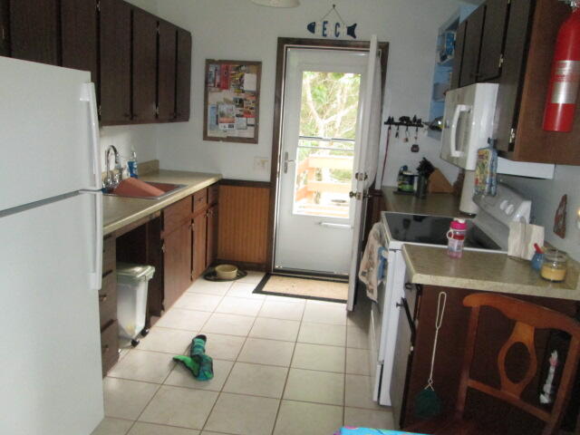 8453 N Perry Avenue Property Photo 12