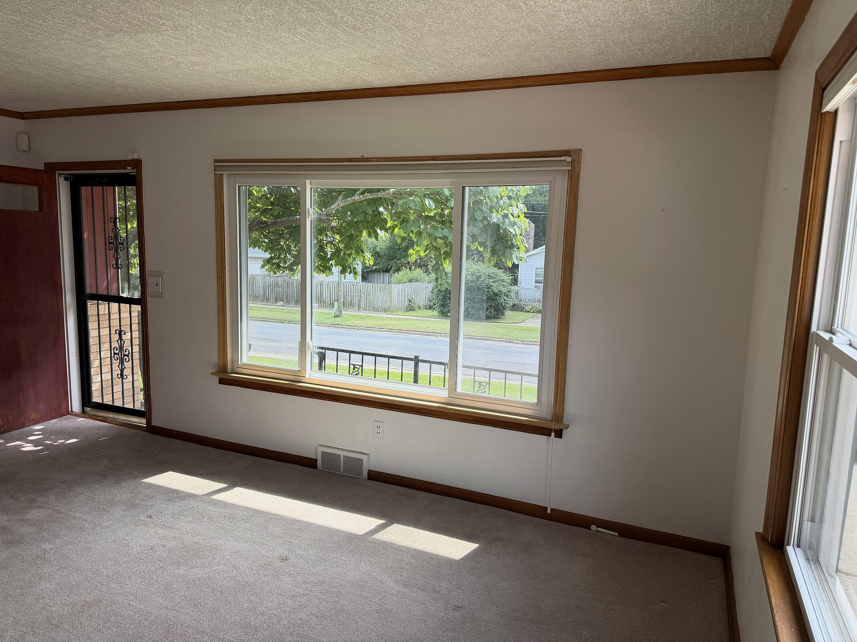 319 E Grant Street Property Photo 10