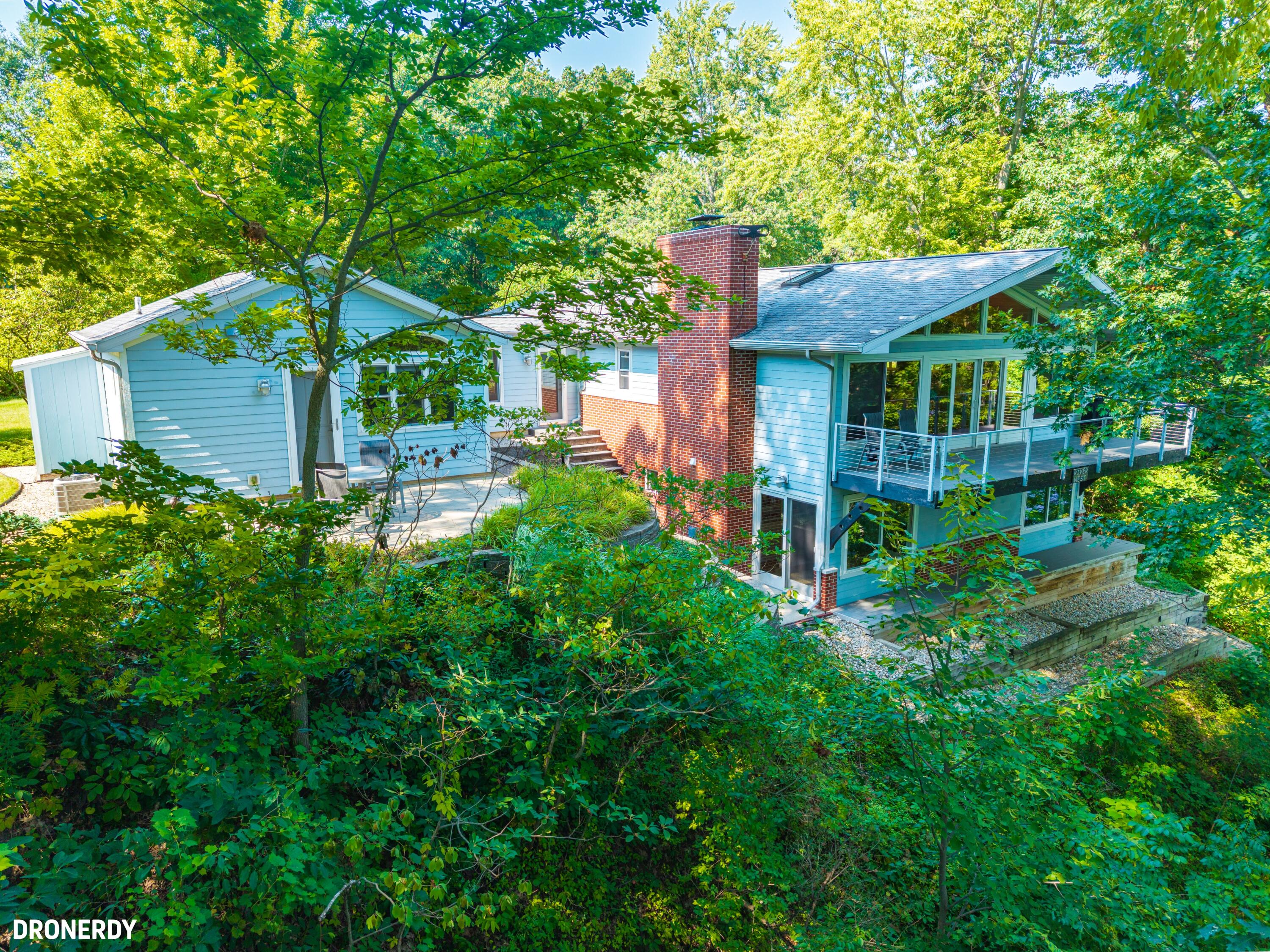 2500 Roncy Road Property Photo 1
