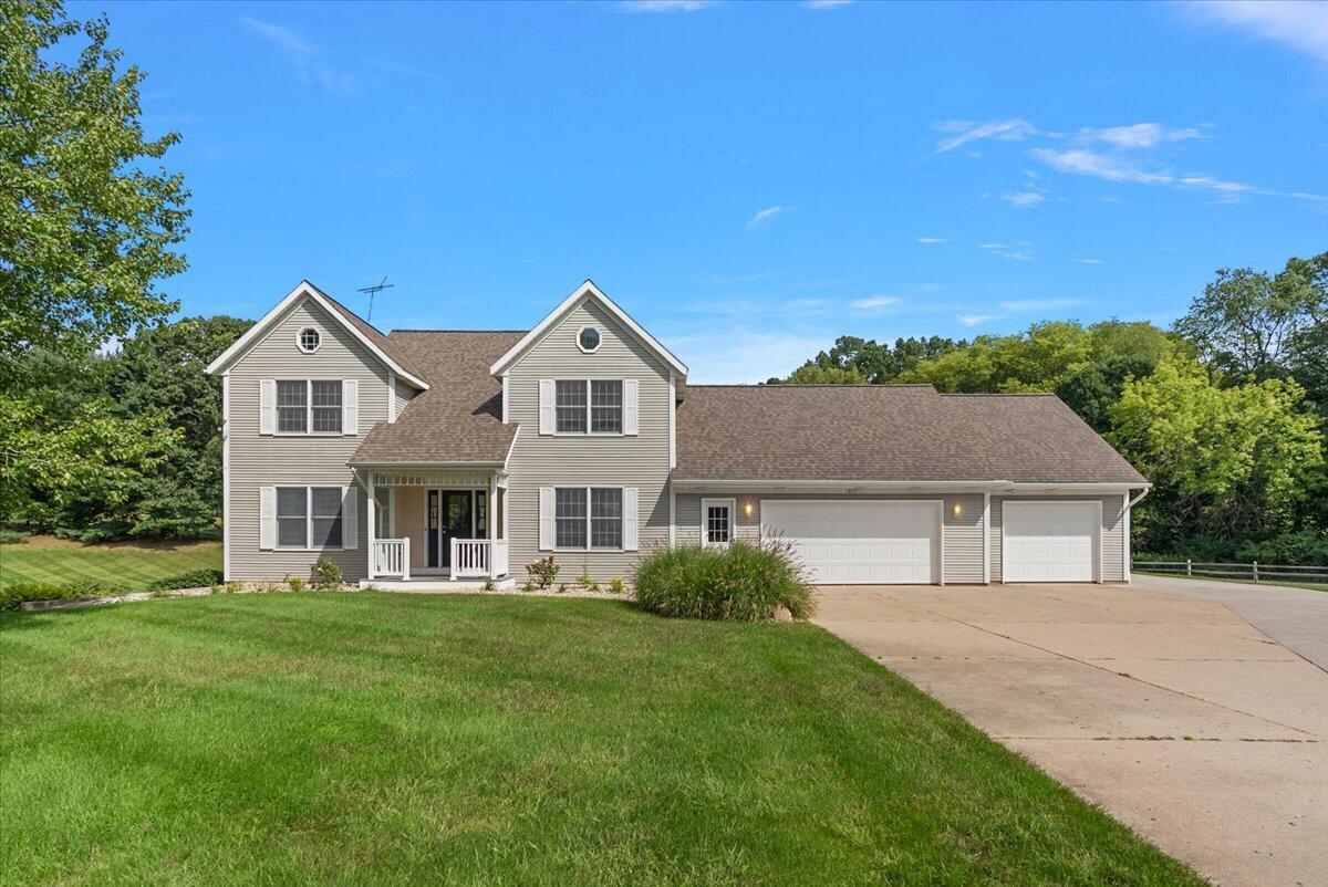 1977 Post Drive Ne Property Photo 1