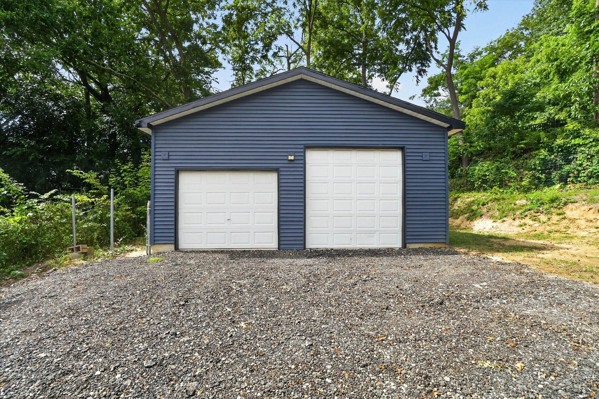 671 N Jackson Street Property Photo 5