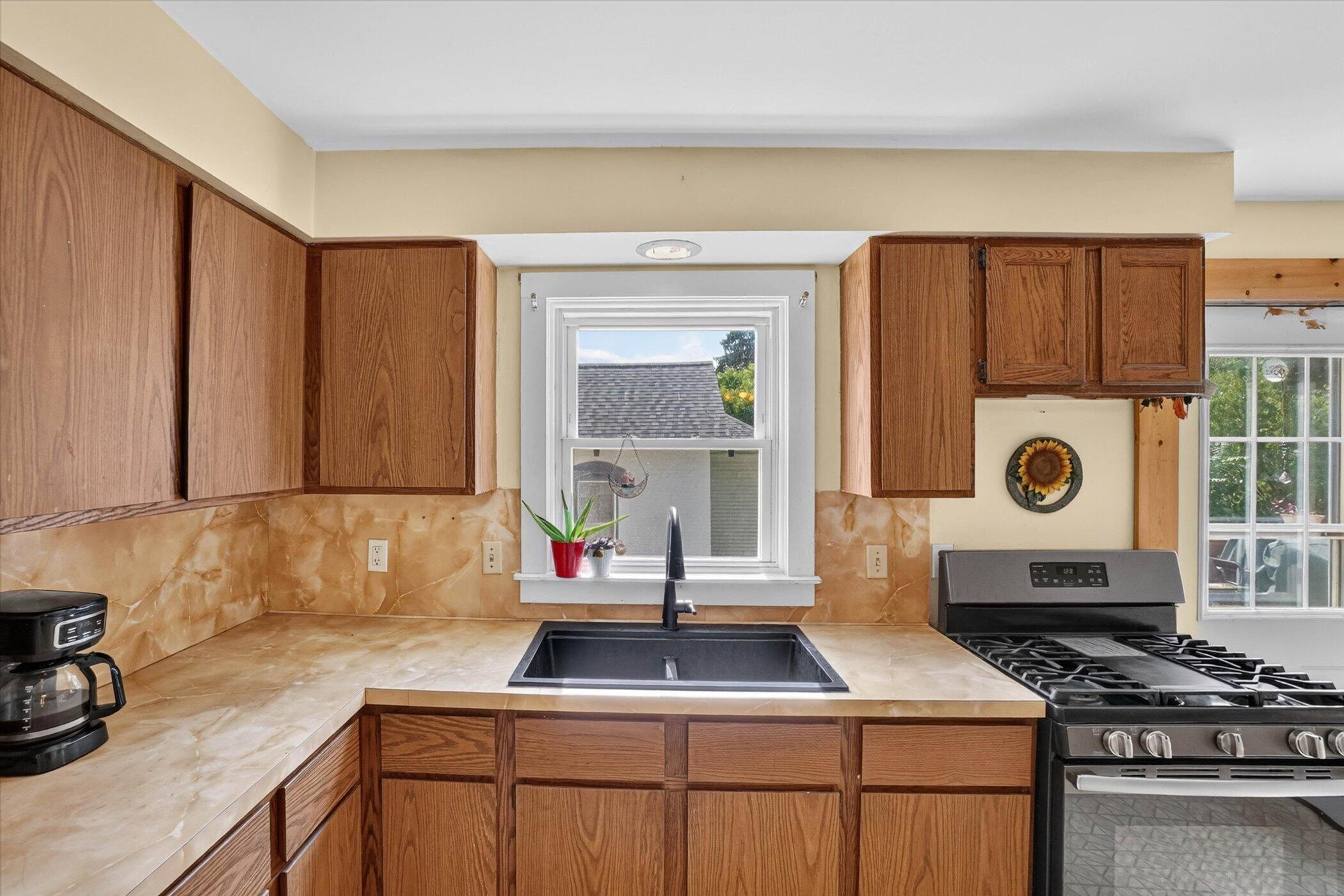 671 N Jackson Street Property Photo 14