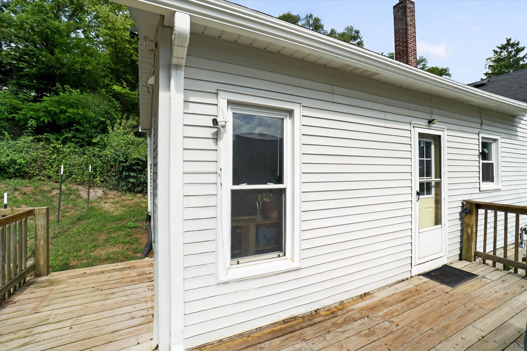 671 N Jackson Street Property Photo 36