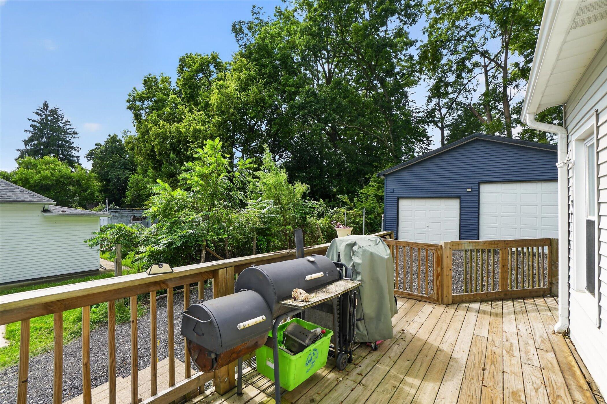 671 N Jackson Street Property Photo 37