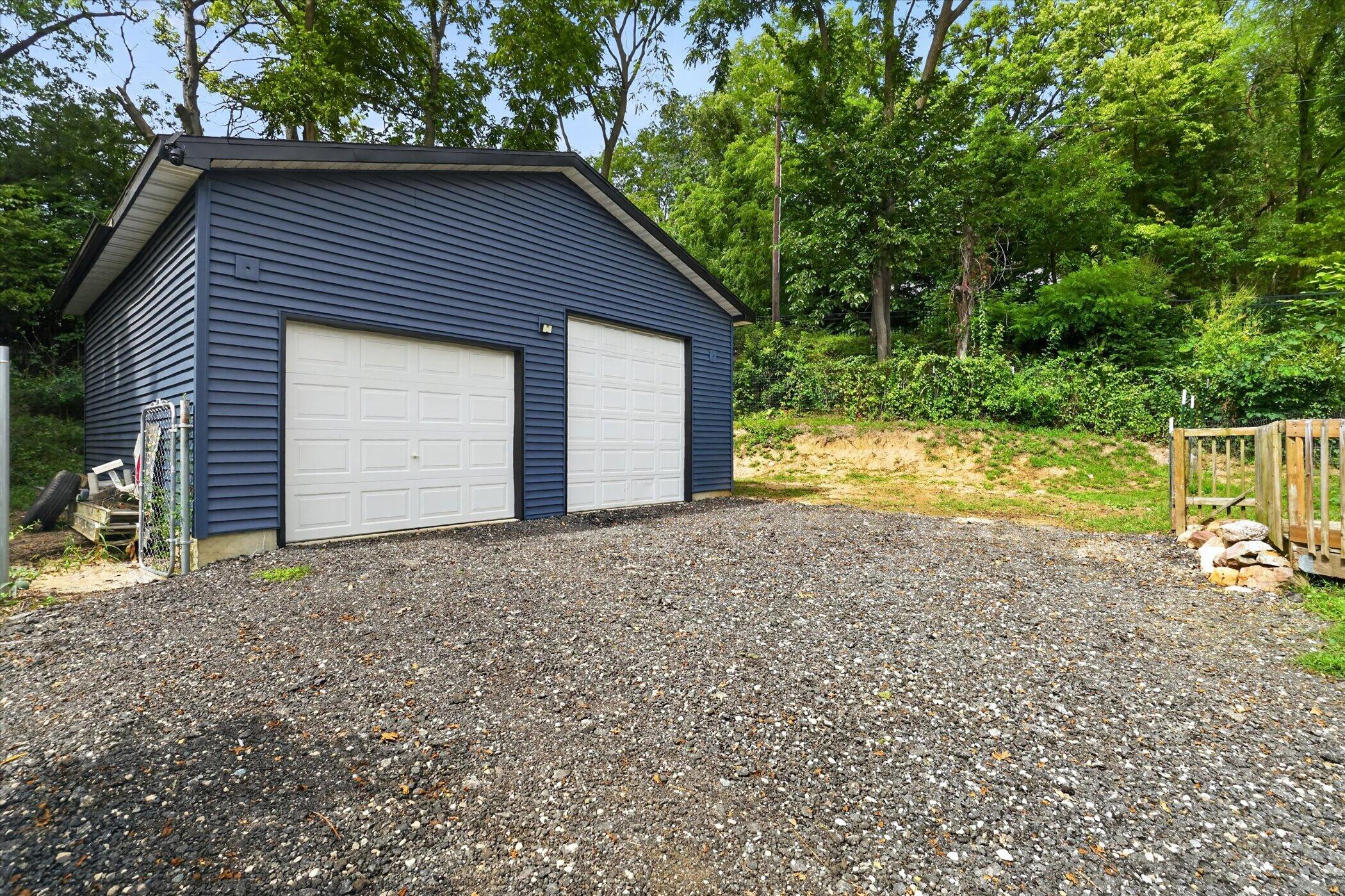 671 N Jackson Street Property Photo 38