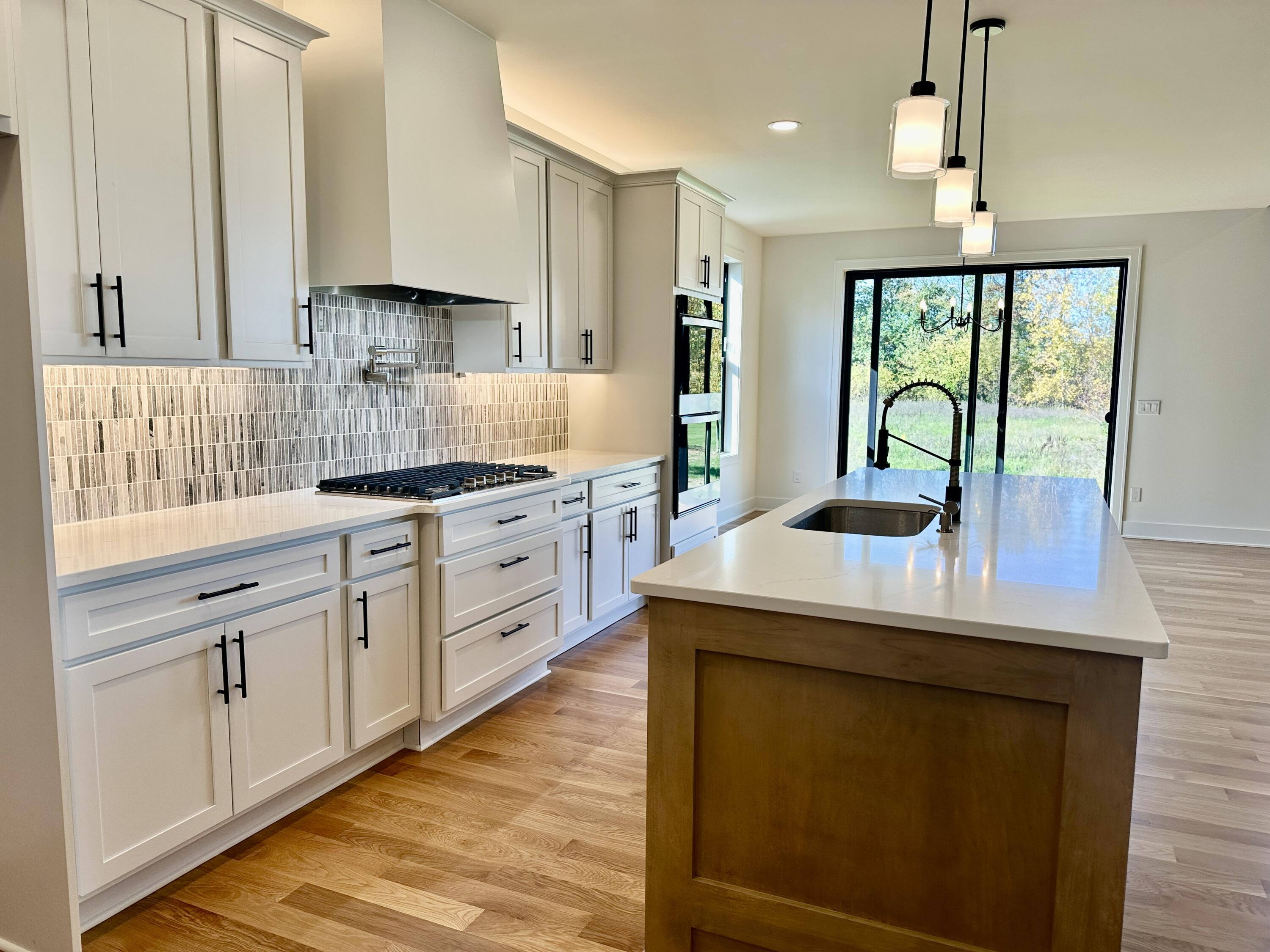 16410 Sleepy Hollow Drive Property Photo 1