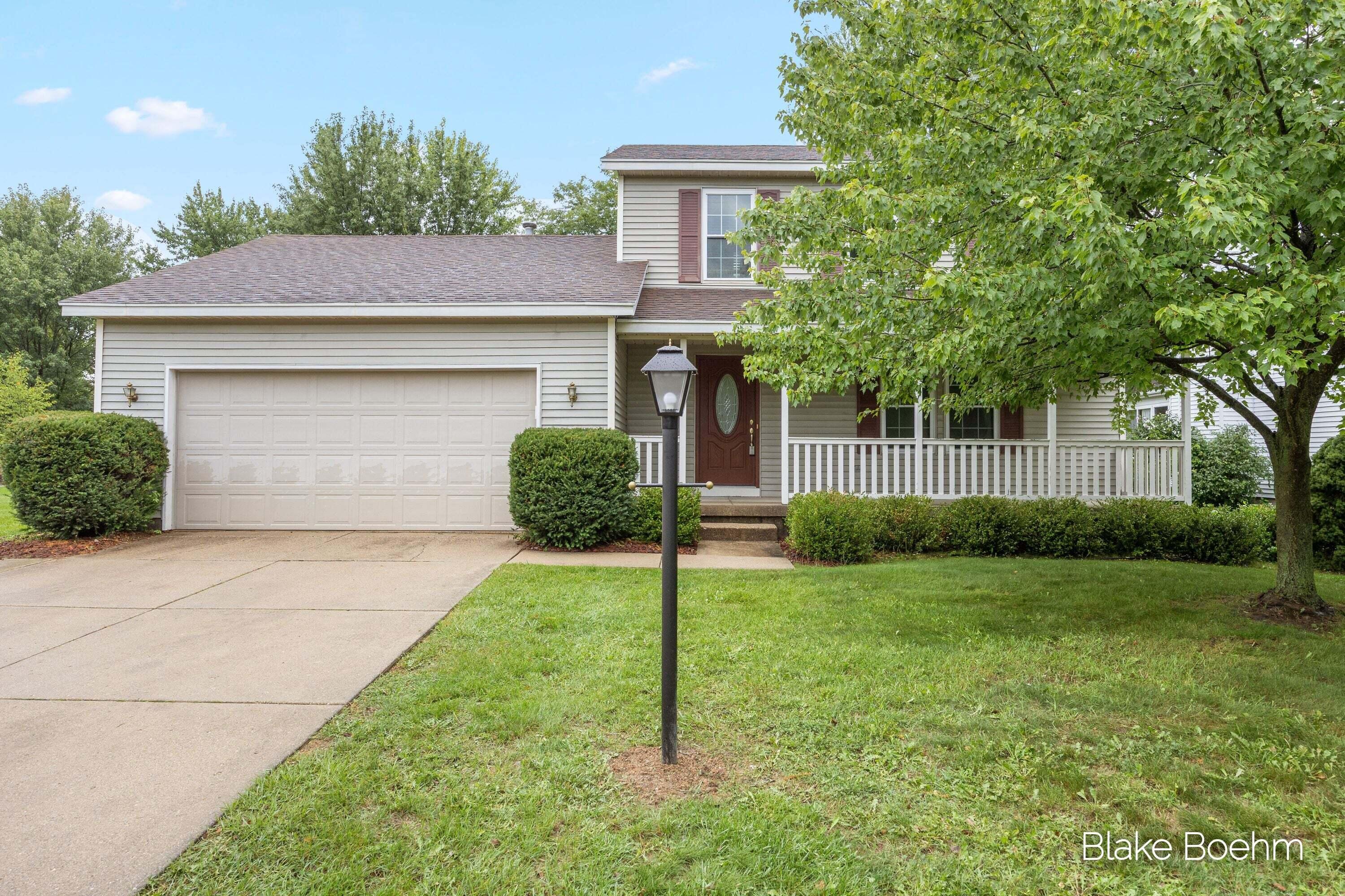 2251 Yorktown Drive Se Property Photo 1