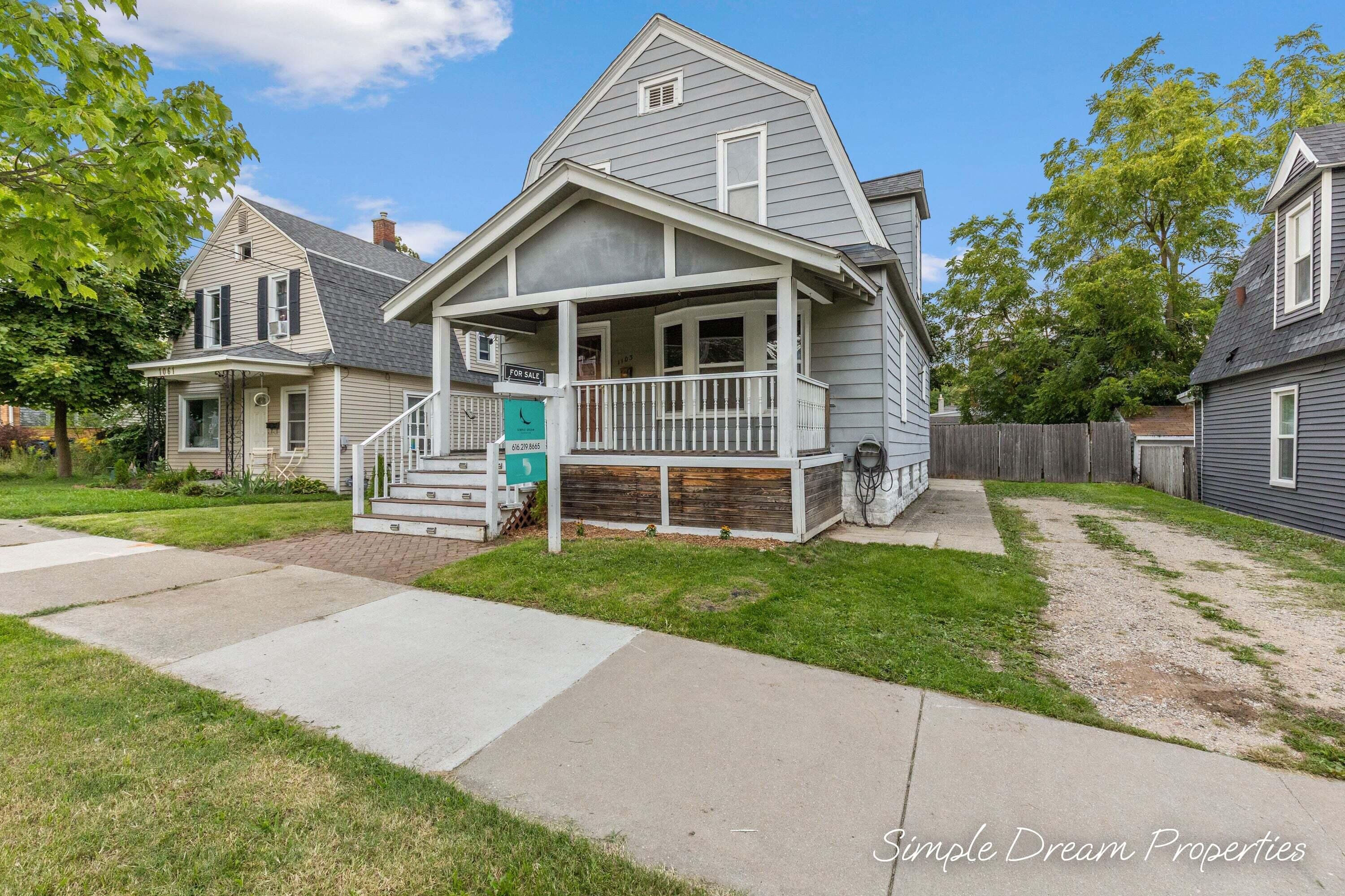 1103 Fountain Street Ne Property Photo 1