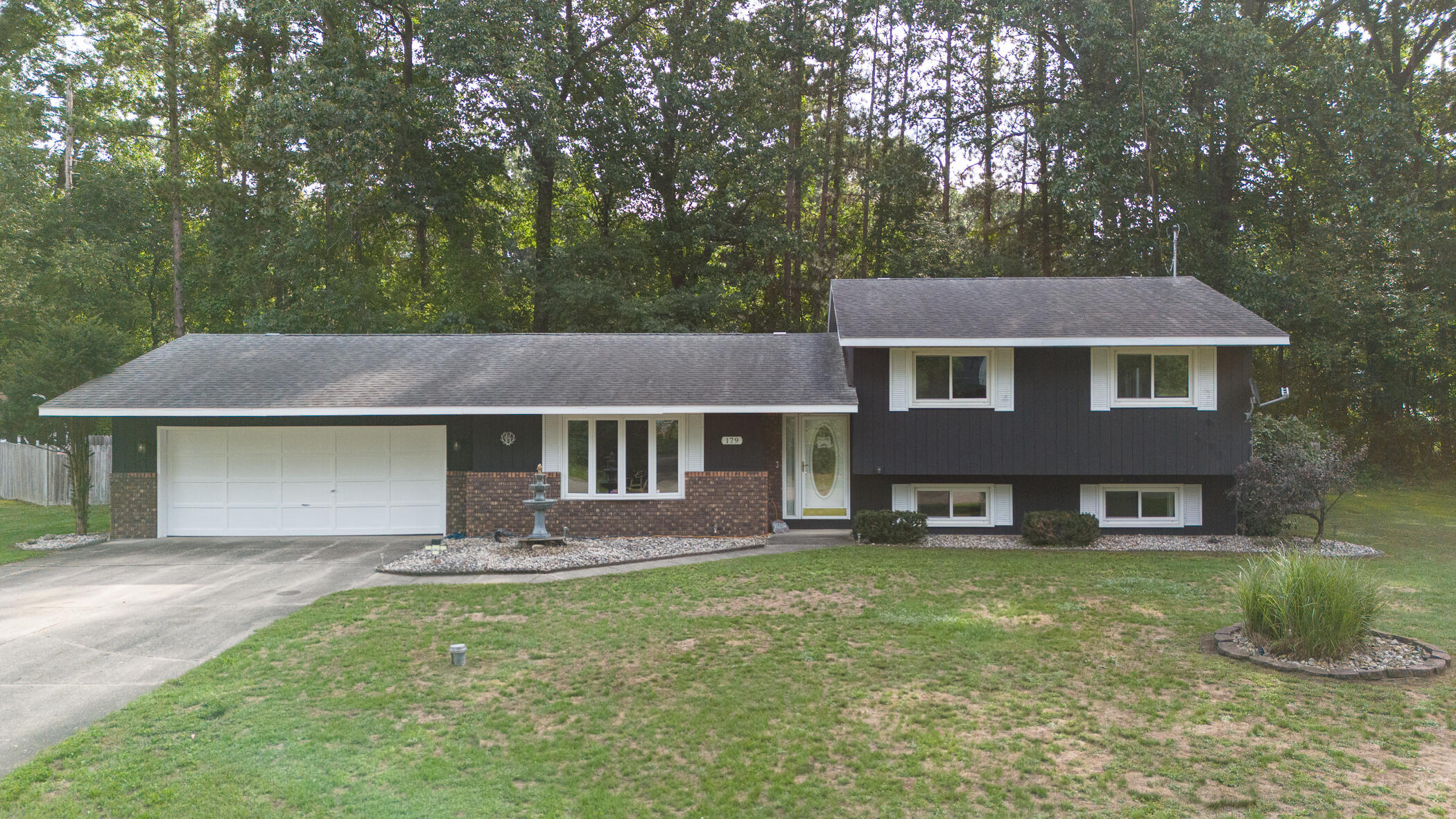 179 Juanita Drive Property Photo 1
